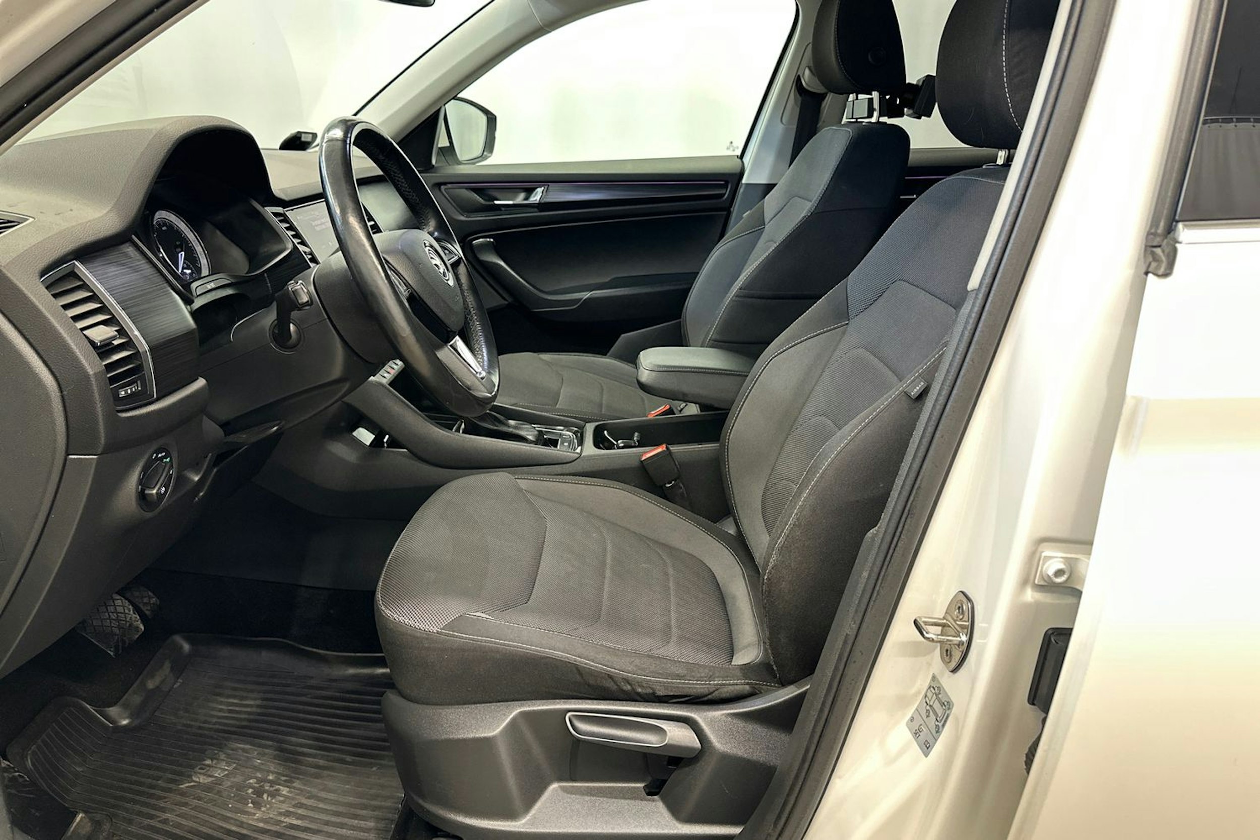 valkoinen Skoda Kodiaq 2018 kuva 17.