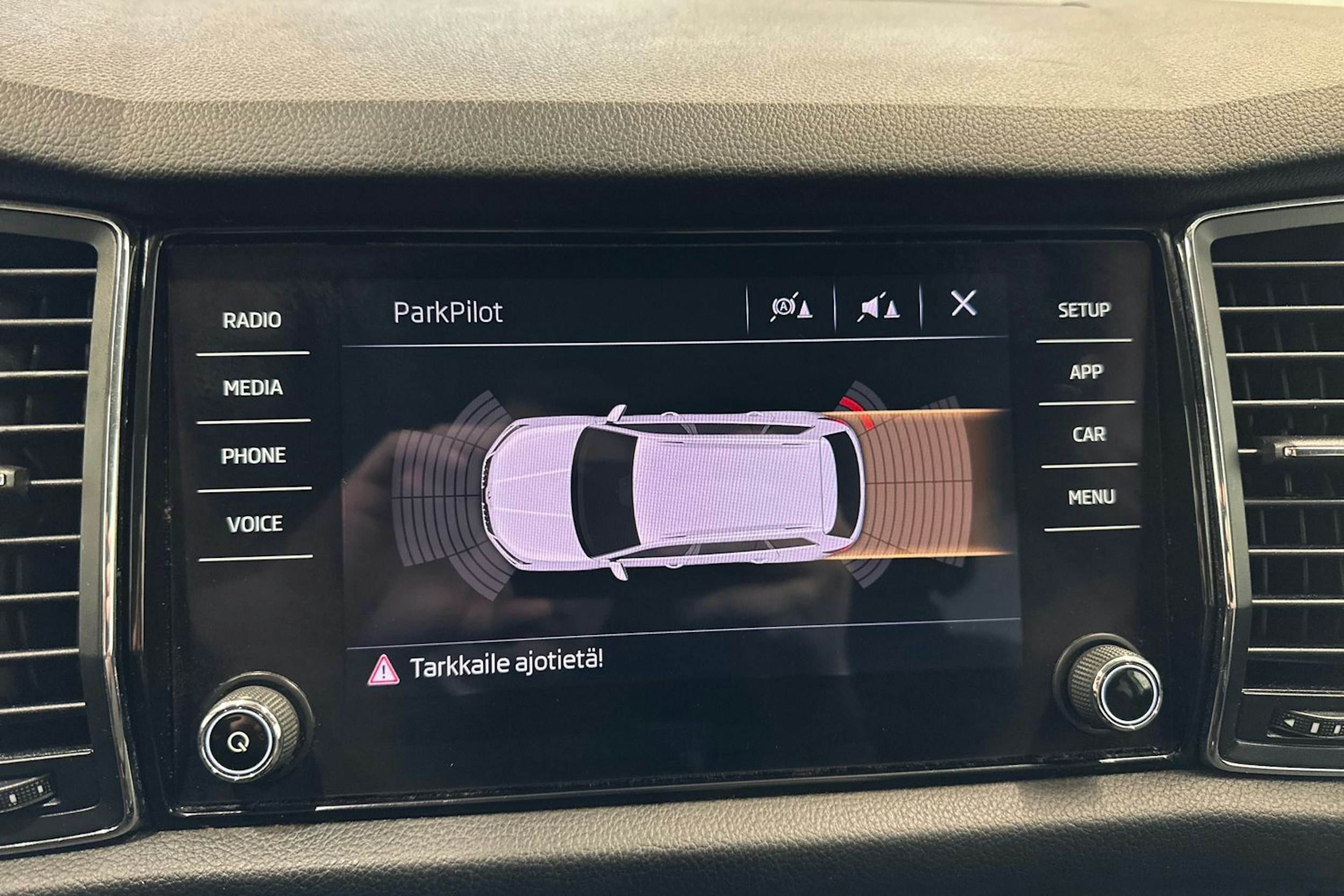 valkoinen Skoda Kodiaq 2018 kuva 23.