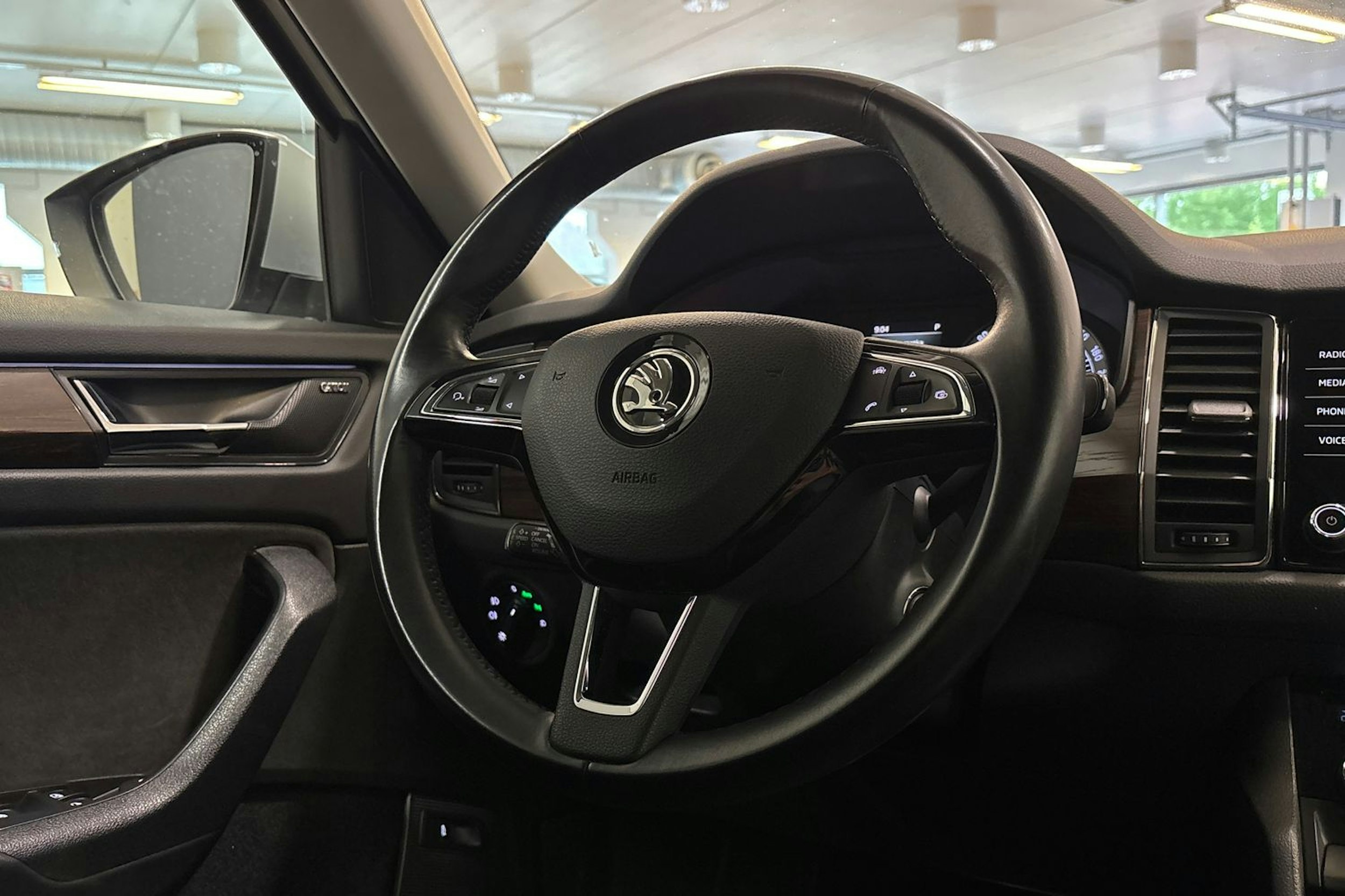 ruskea (beige) Skoda Kodiaq 2018 kuva 14.
