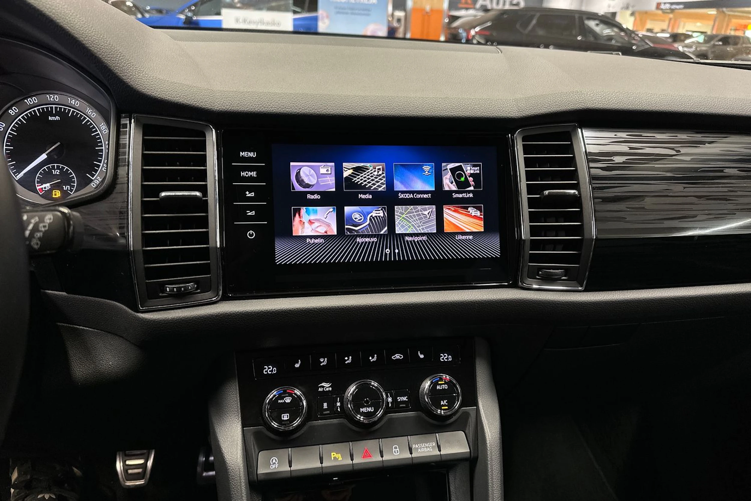 sininen Skoda Kodiaq 2018 kuva 20.
