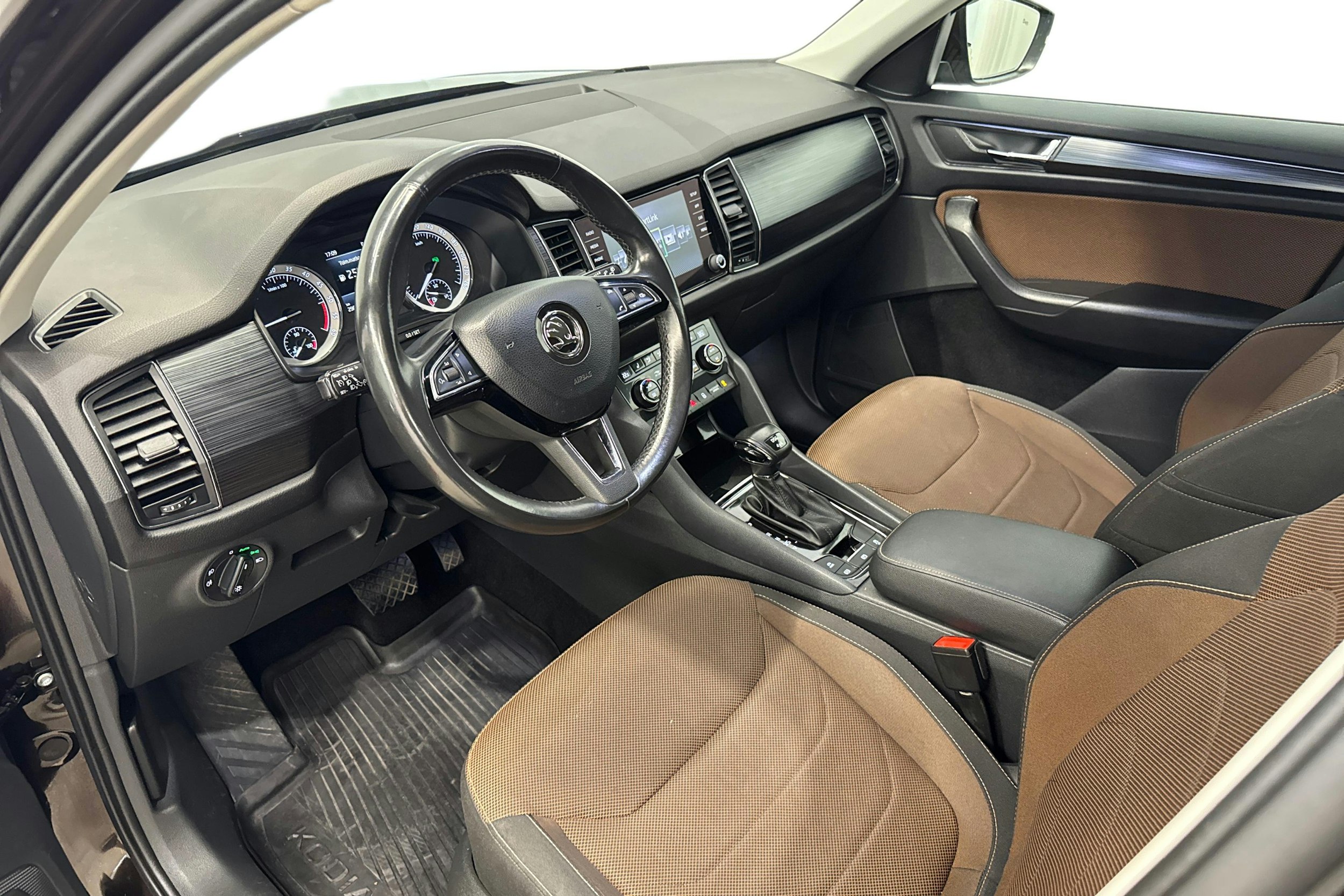 ruskea (beige) Skoda Kodiaq 2018 kuva 7.