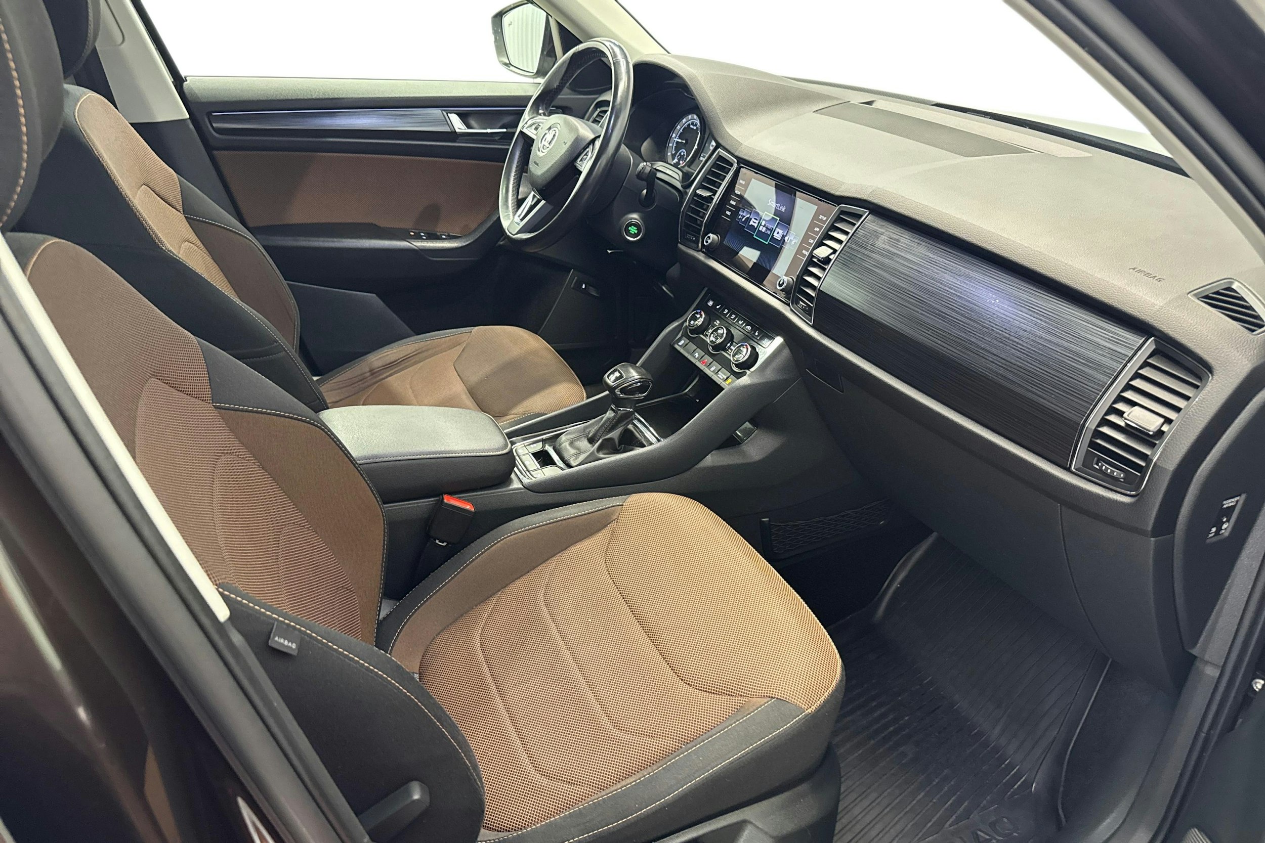 ruskea (beige) Skoda Kodiaq 2018 kuva 9.