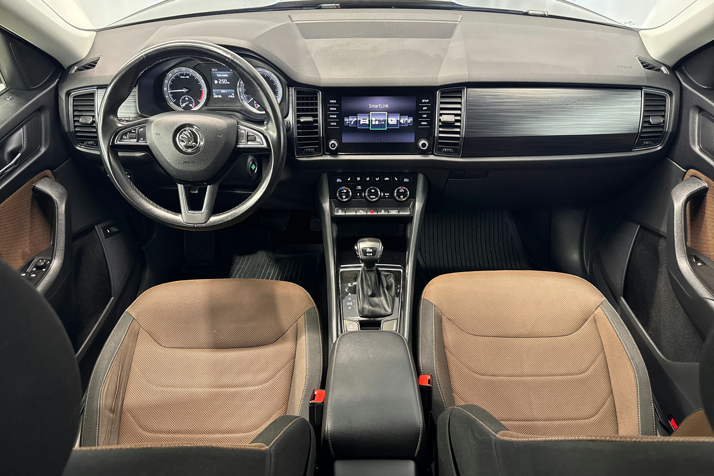ruskea (beige) Skoda Kodiaq 2018 kuva 15.