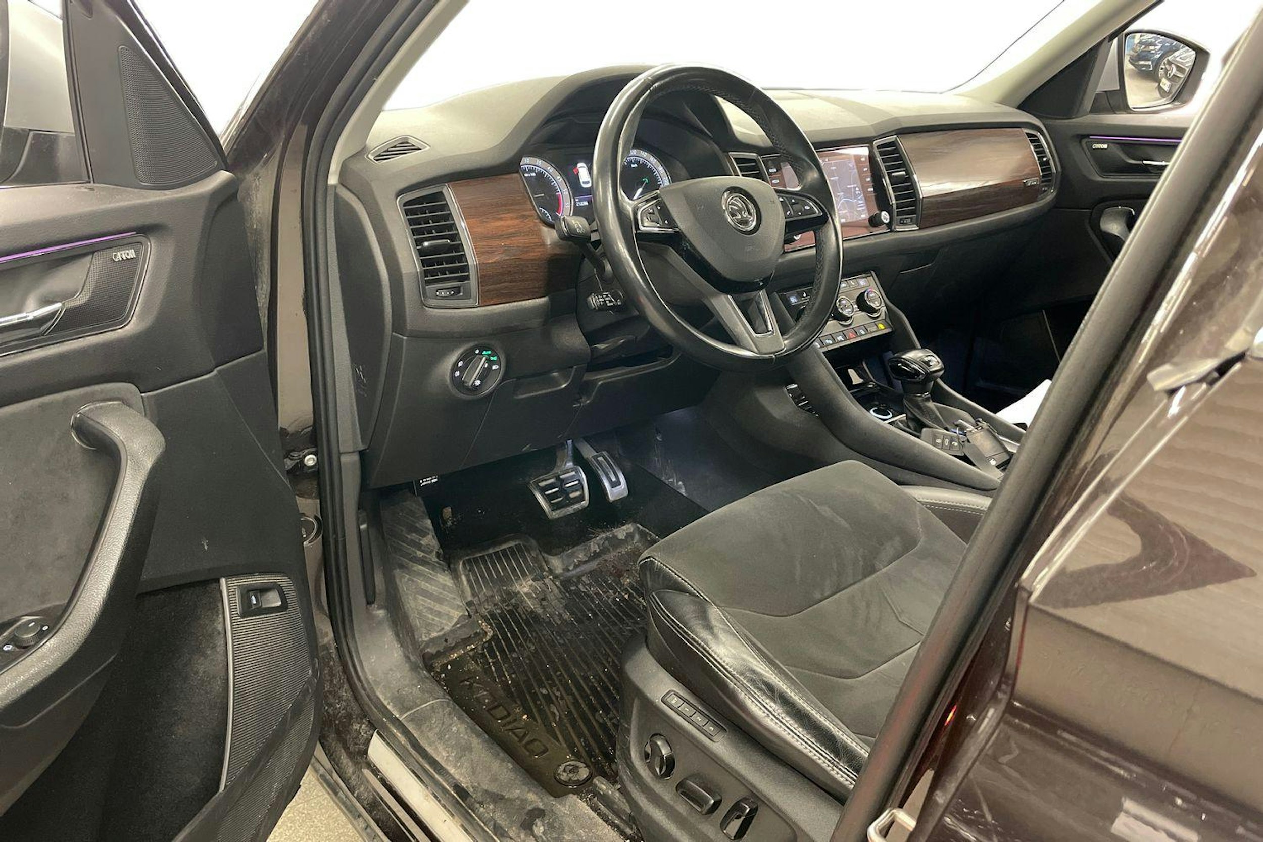 ruskea (beige) Skoda Kodiaq 2018 kuva 3.