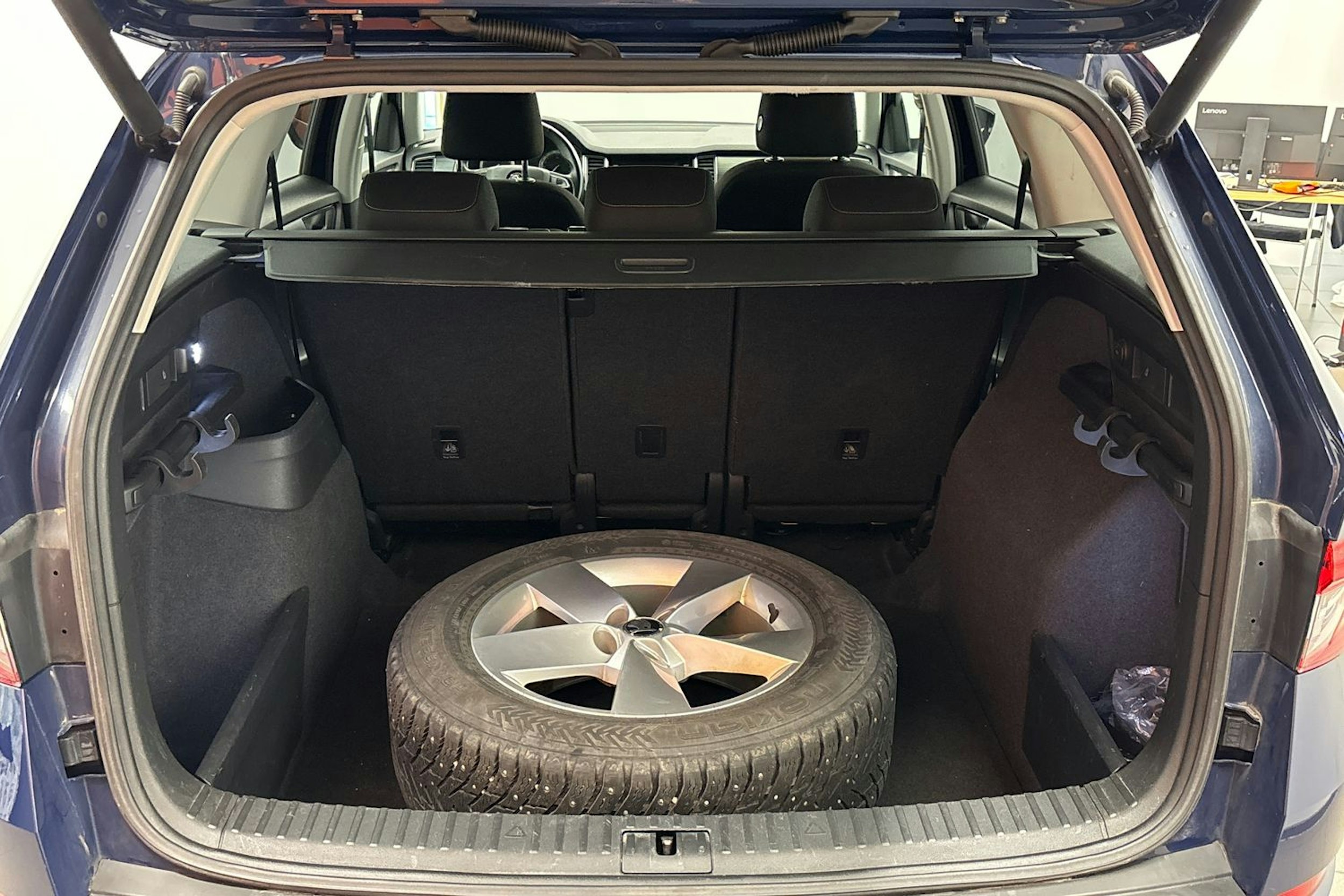 sininen Skoda Kodiaq 2018 kuva 18.