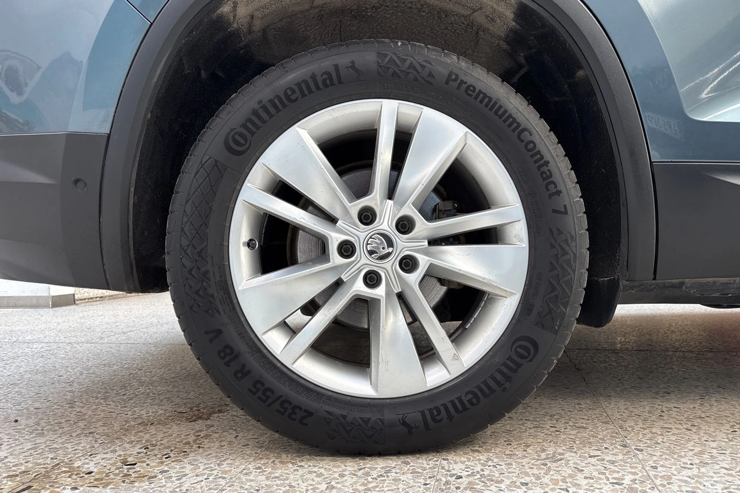 harmaa Skoda Kodiaq 2018 kuva 10.