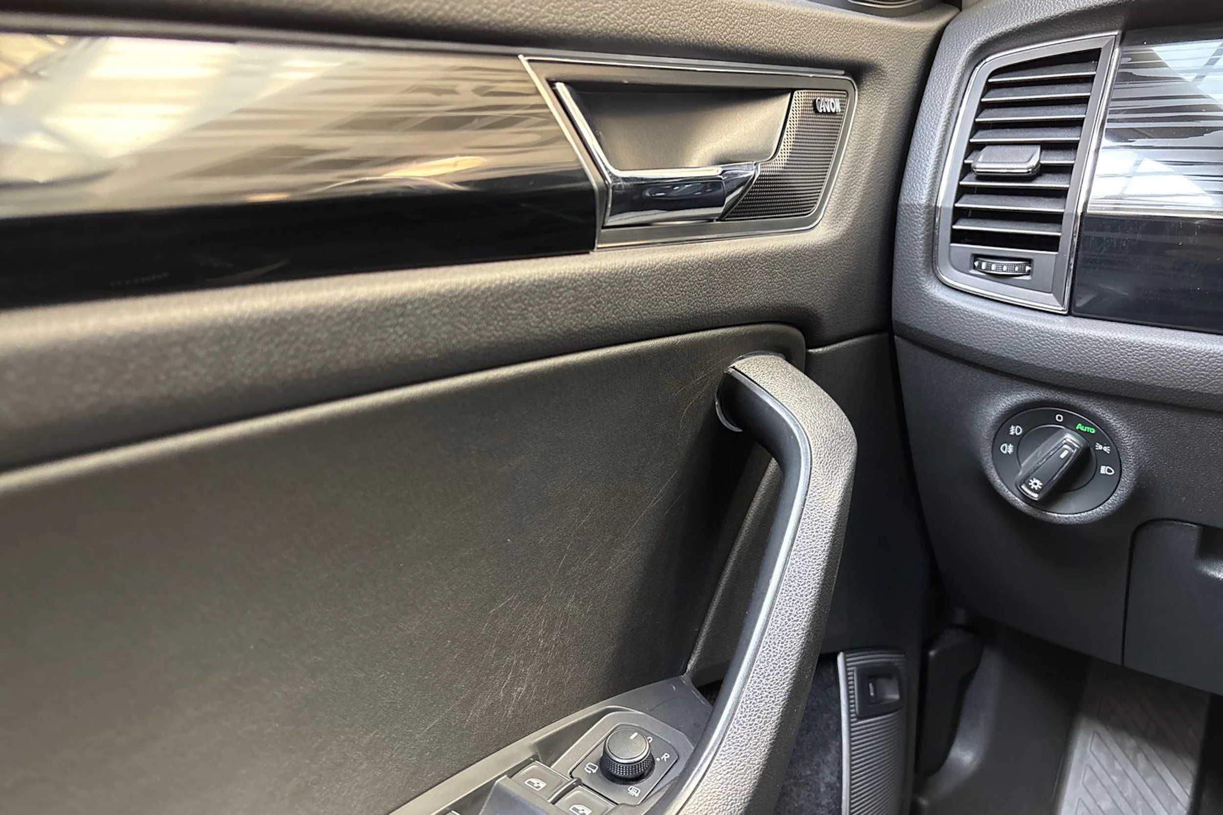 harmaa Skoda Kodiaq 2018 kuva 17.