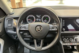 harmaa Skoda Kodiaq 2018 kuva 19.