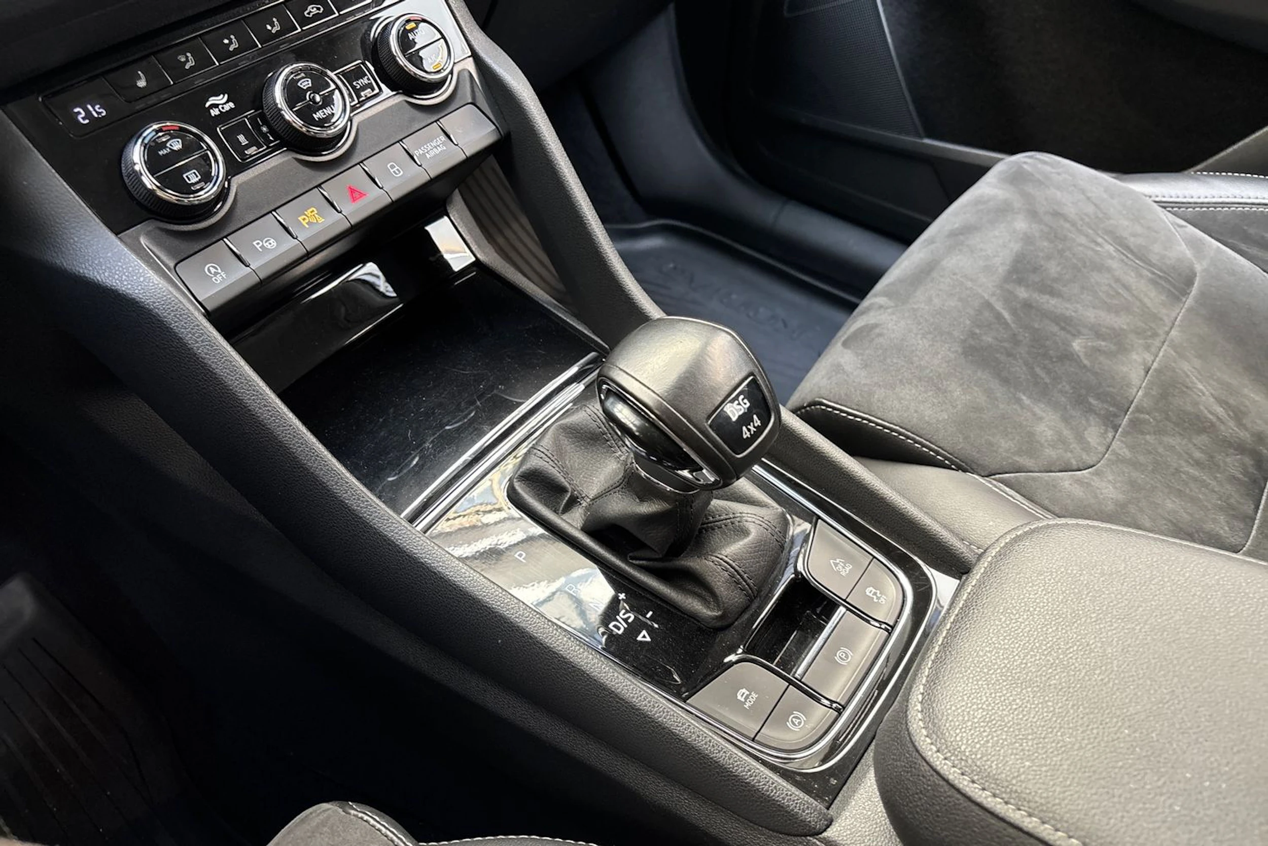 harmaa Skoda Kodiaq 2018 kuva 24.
