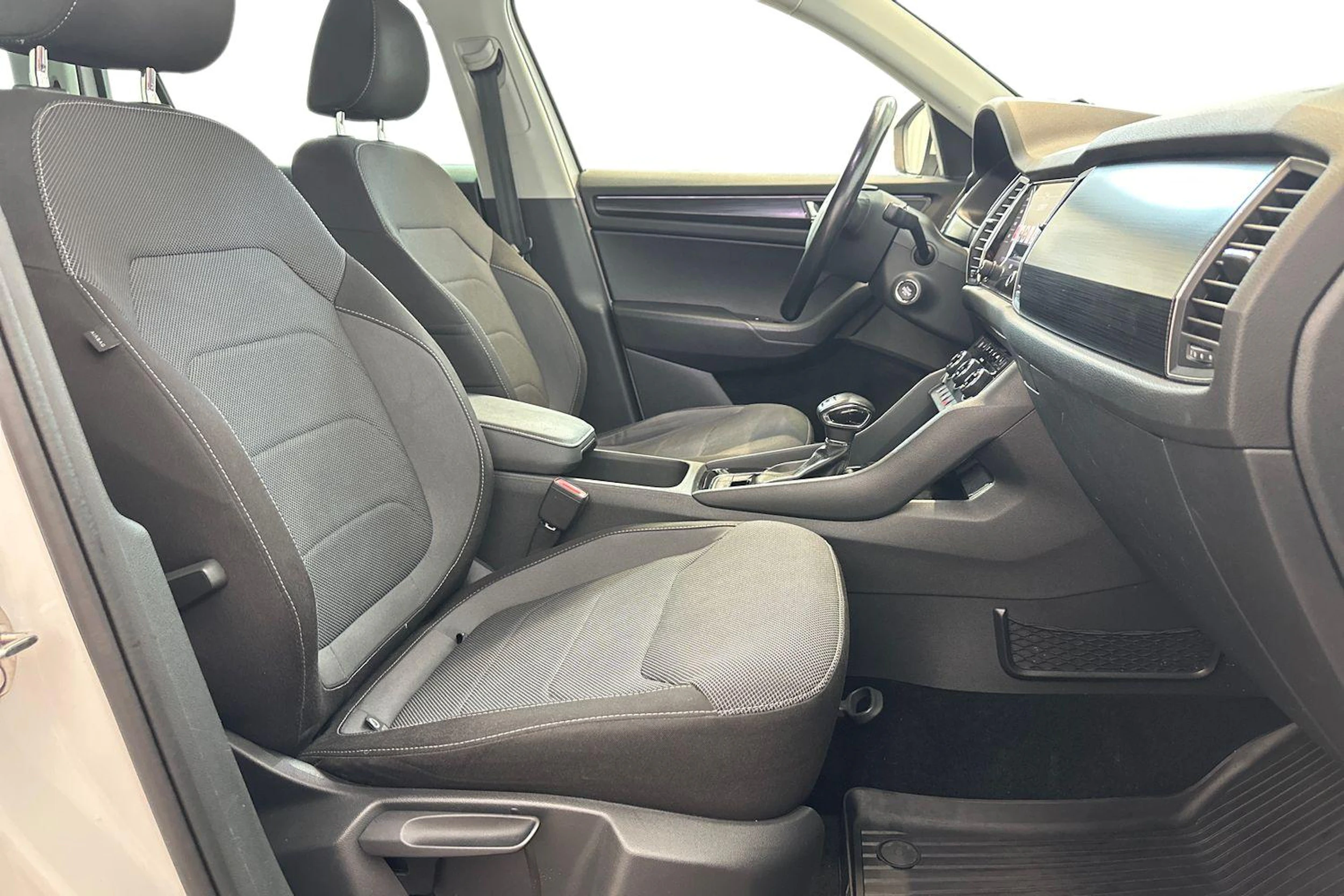 valkoinen Skoda Kodiaq 2018 kuva 8.