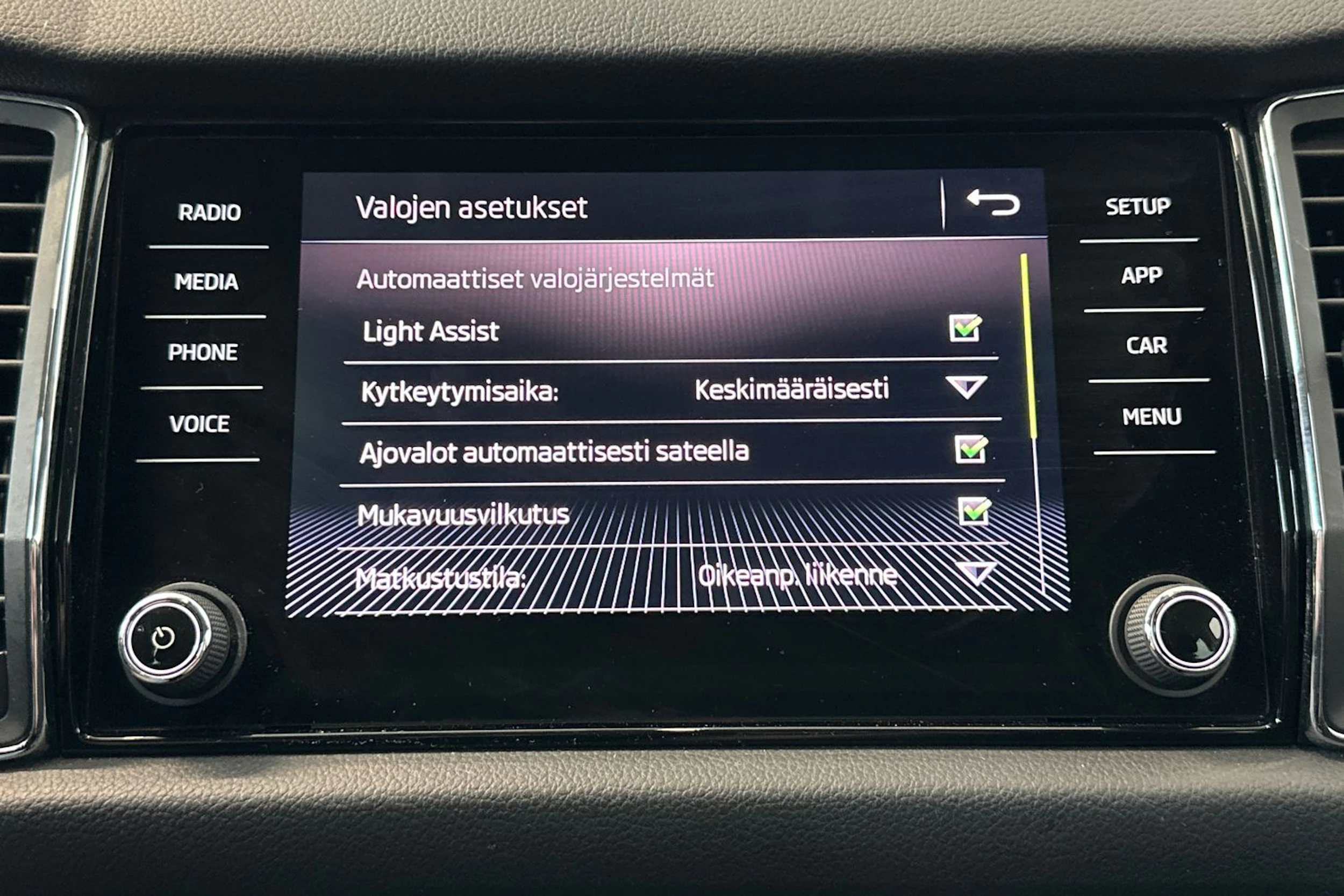 valkoinen Skoda Kodiaq 2018 kuva 22.