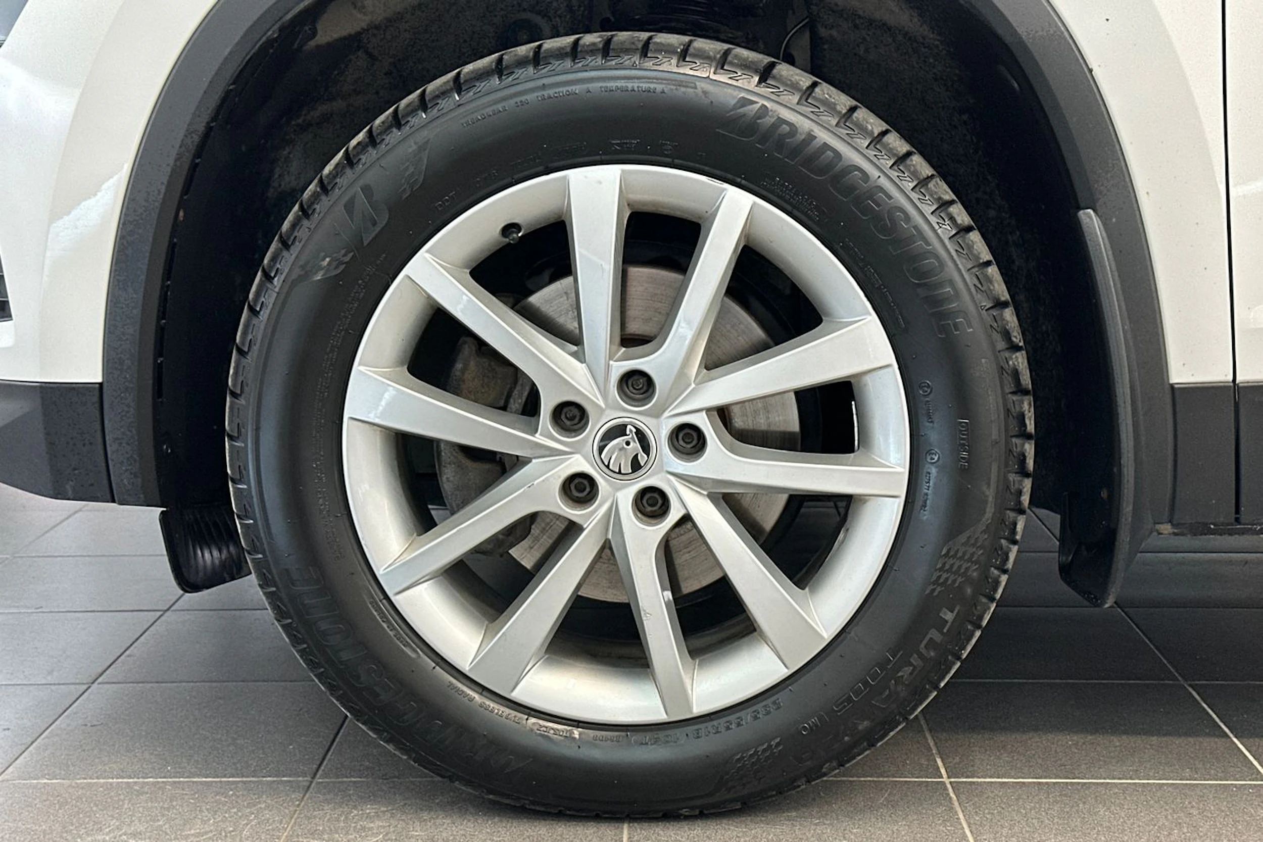 valkoinen Skoda Kodiaq 2018 kuva 30.