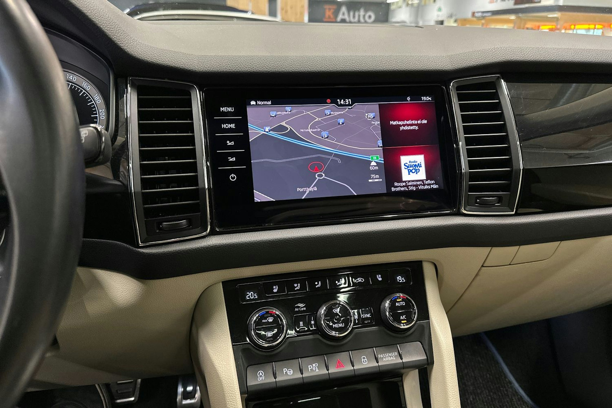 sininen Skoda Kodiaq 2018 kuva 28.