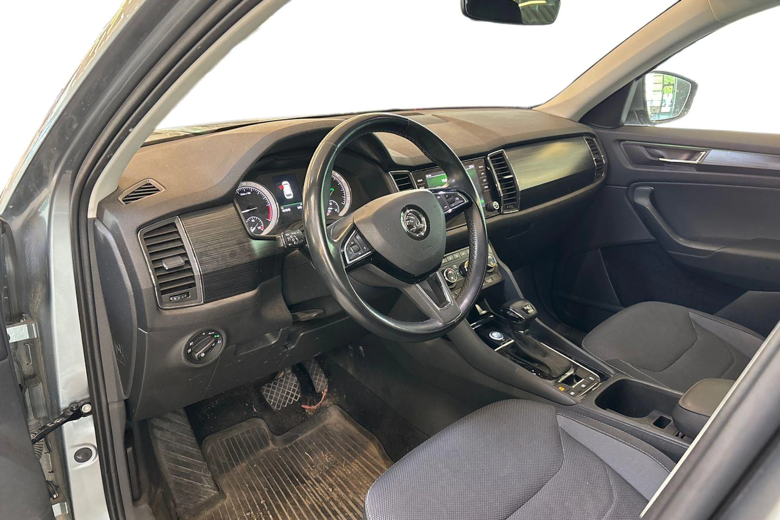 Harmaa Skoda KODIAQ 2018 kuva 3.