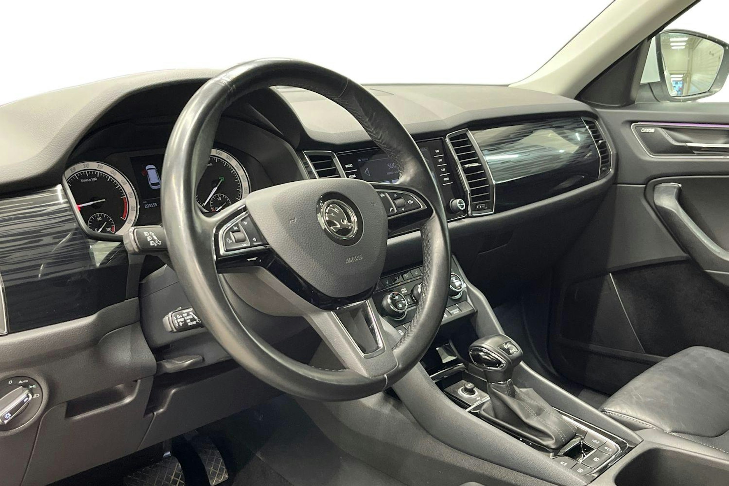 valkoinen Skoda Kodiaq 2018 kuva 7.