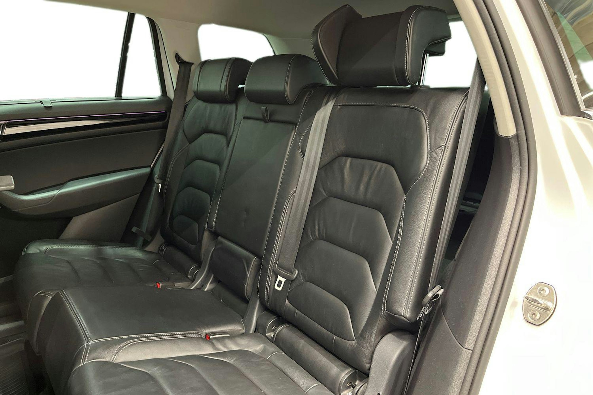 valkoinen Skoda Kodiaq 2018 kuva 10.