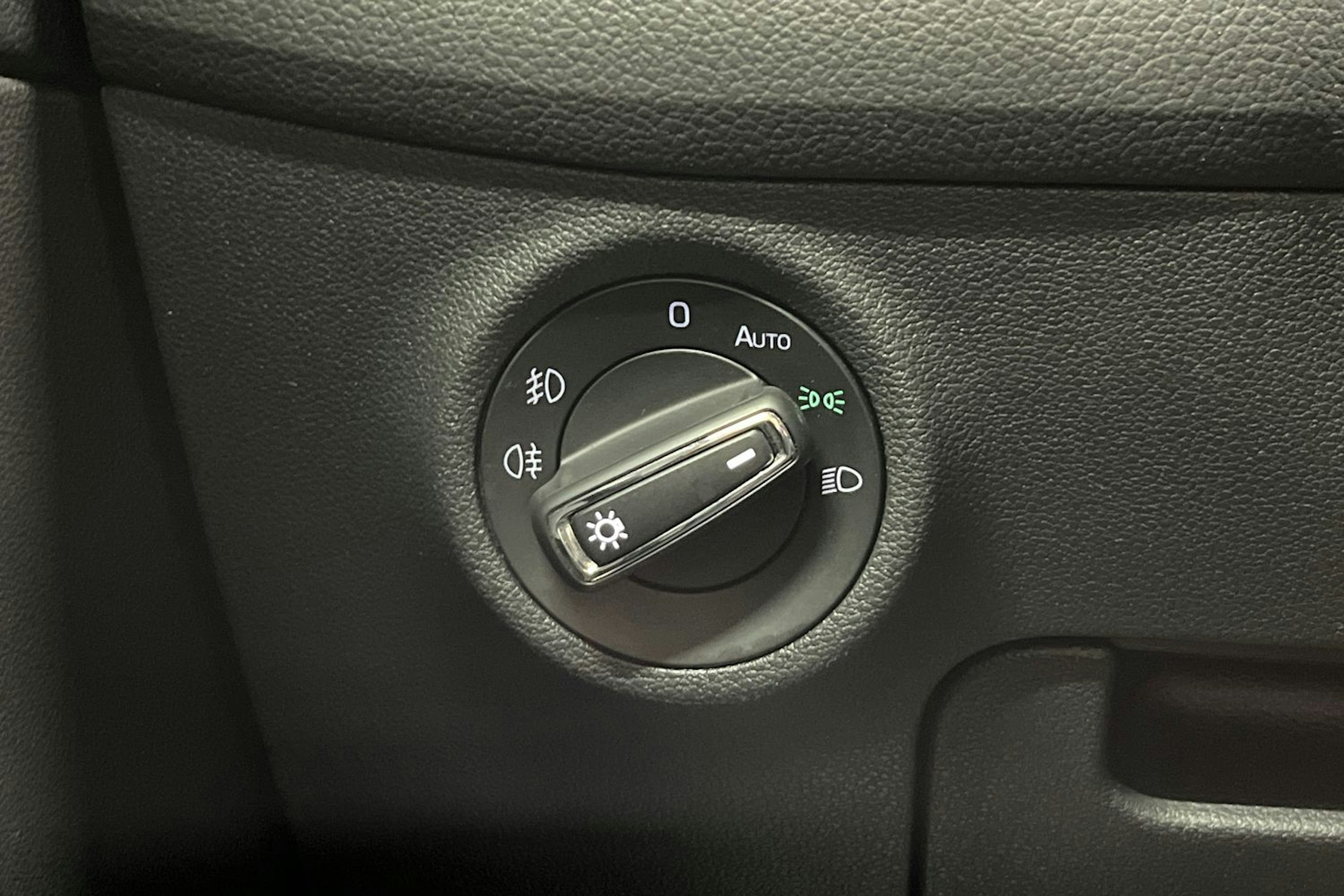 valkoinen Skoda Kodiaq 2018 kuva 20.