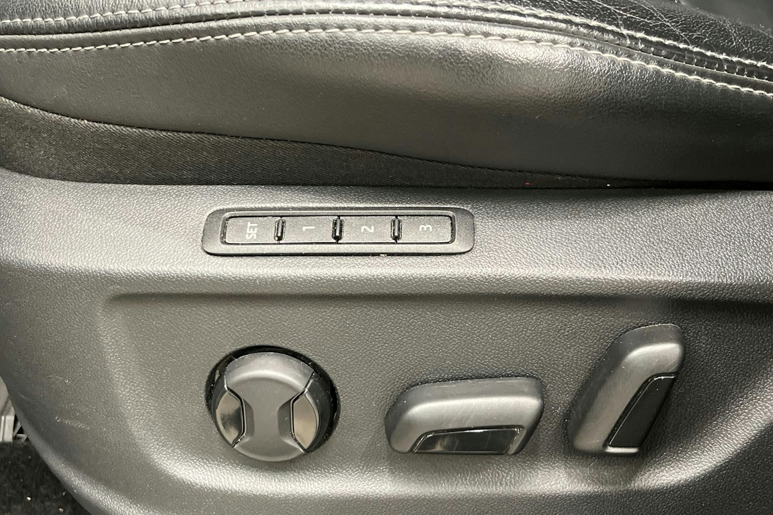 valkoinen Skoda Kodiaq 2018 kuva 23.
