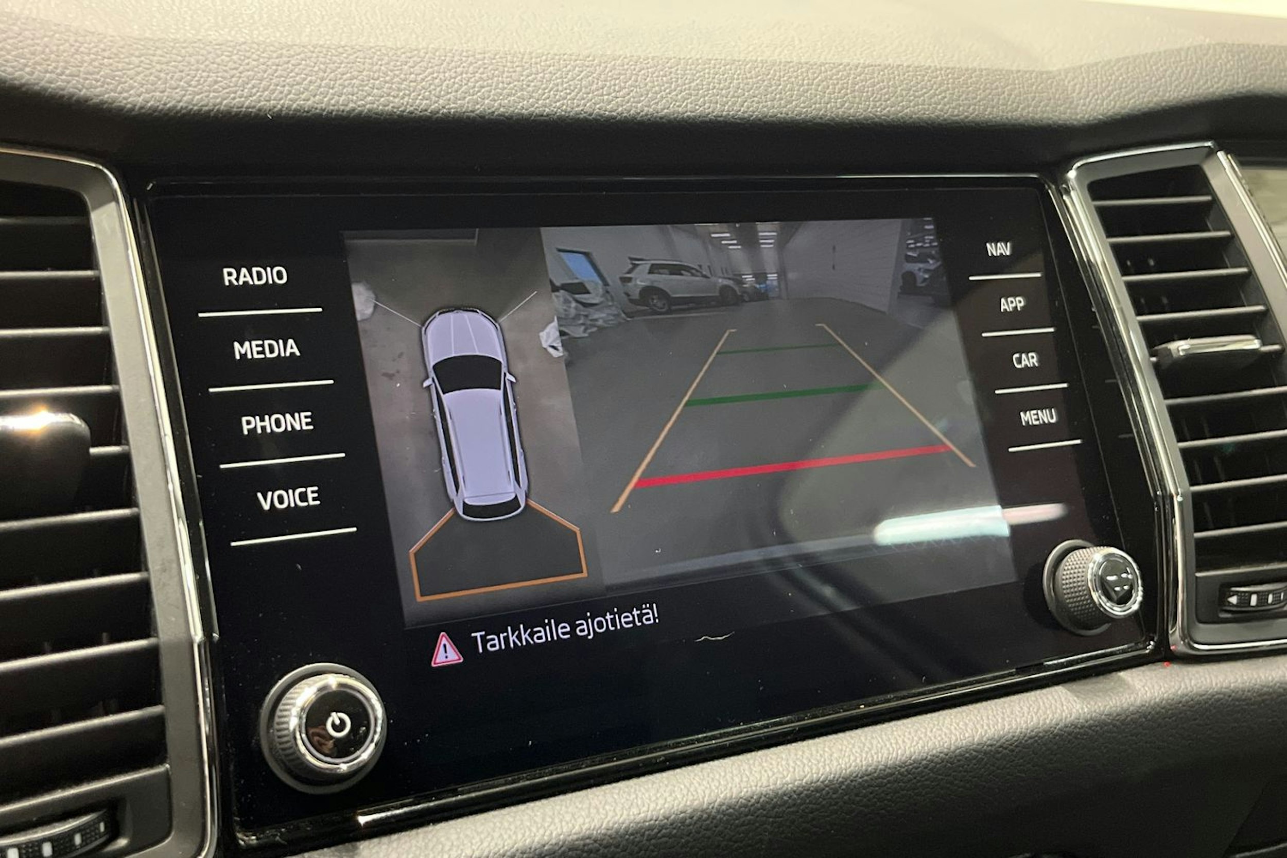 valkoinen Skoda Kodiaq 2018 kuva 25.