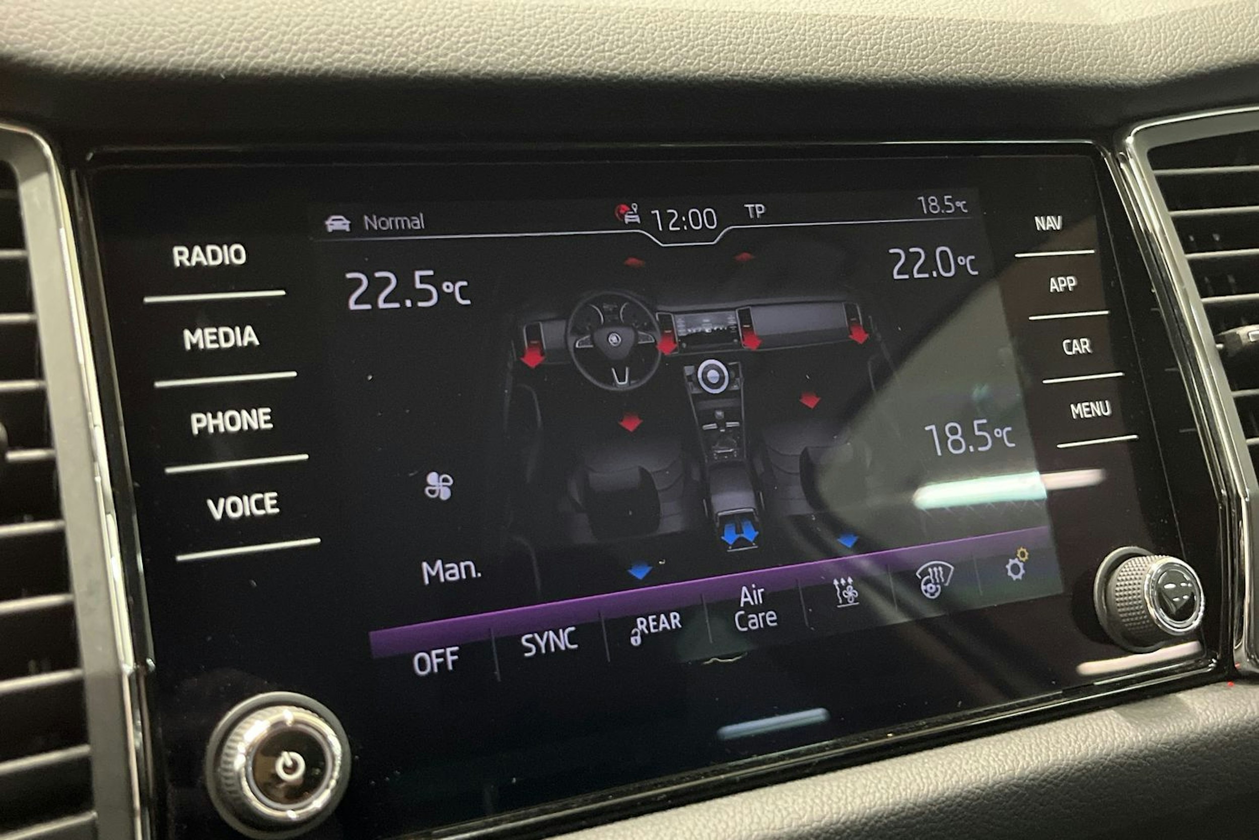 valkoinen Skoda Kodiaq 2018 kuva 27.