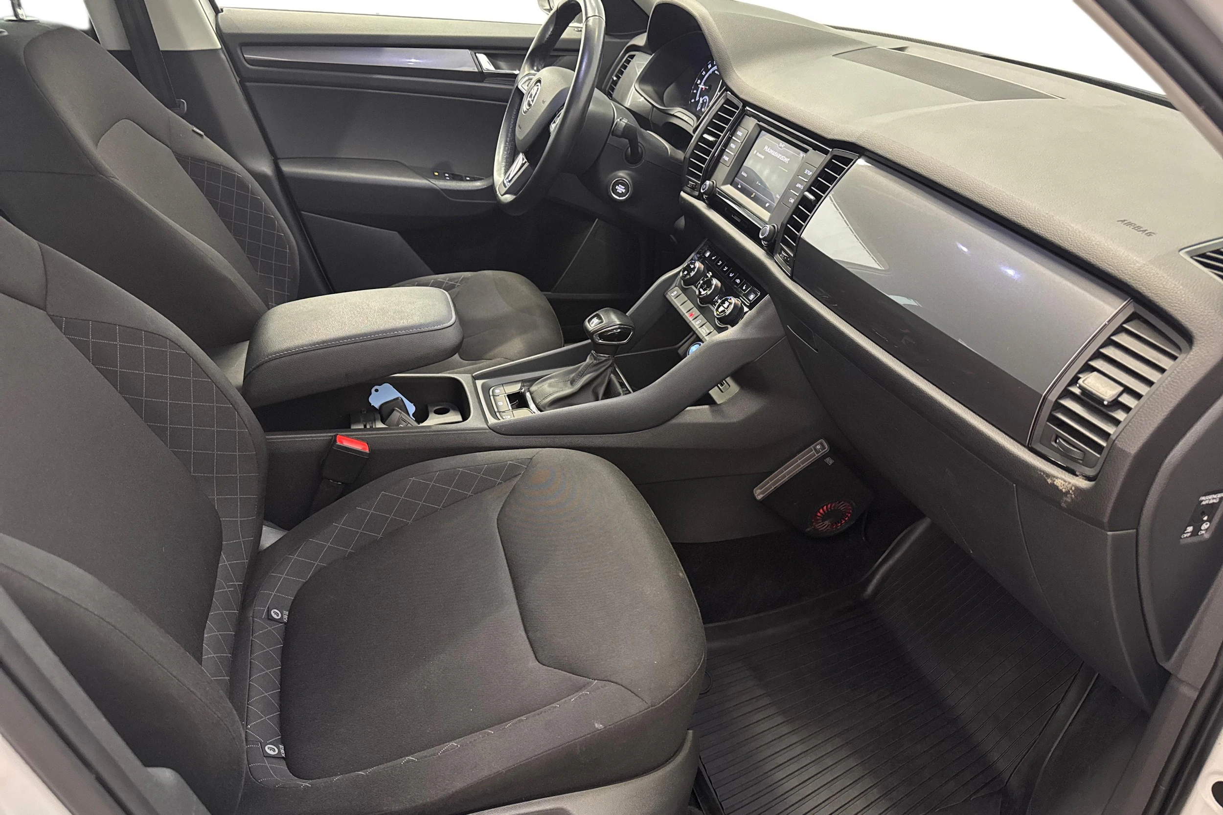 valkoinen Skoda Kodiaq 2018 kuva 9.