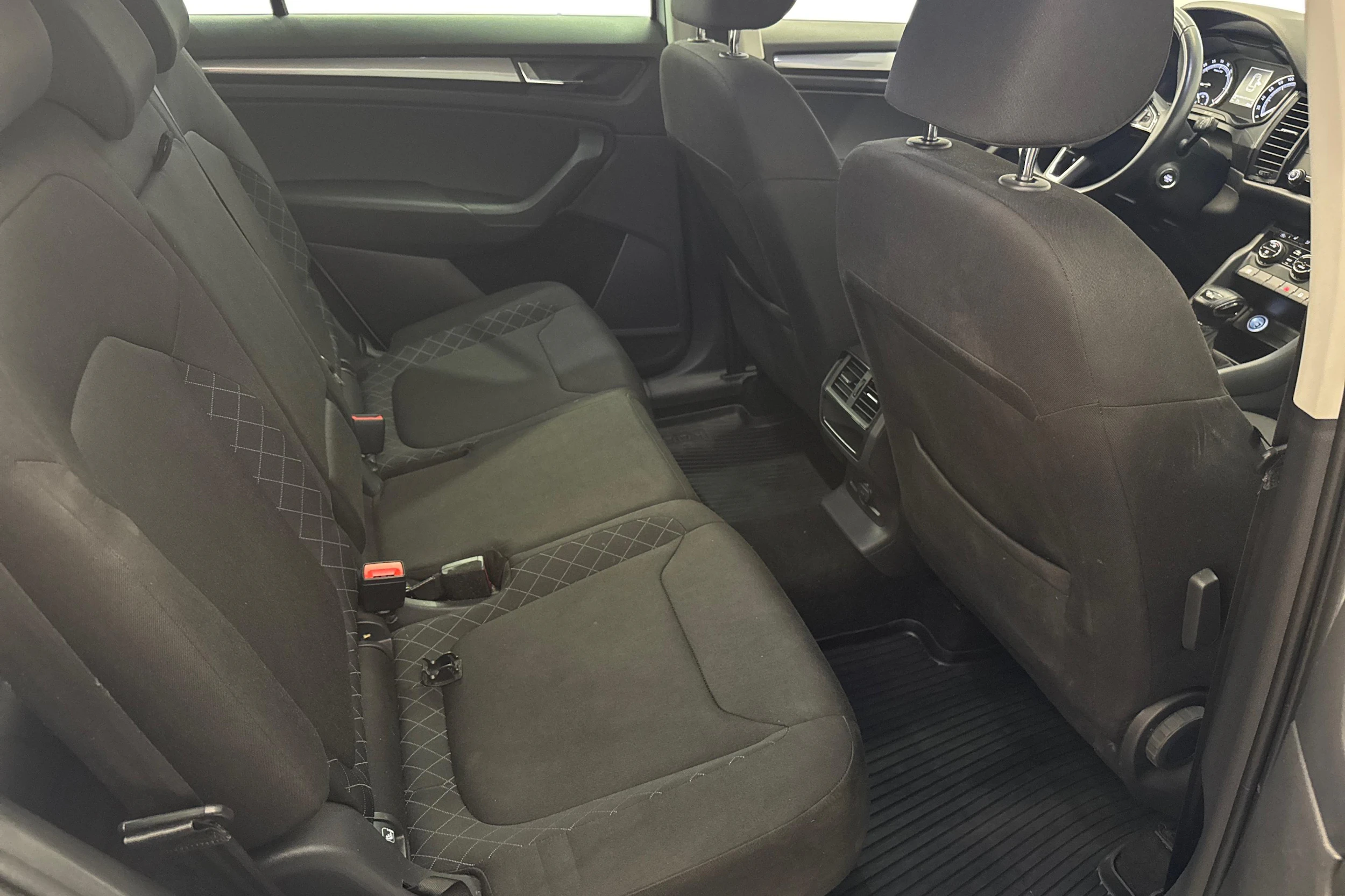 valkoinen Skoda Kodiaq 2018 kuva 11.