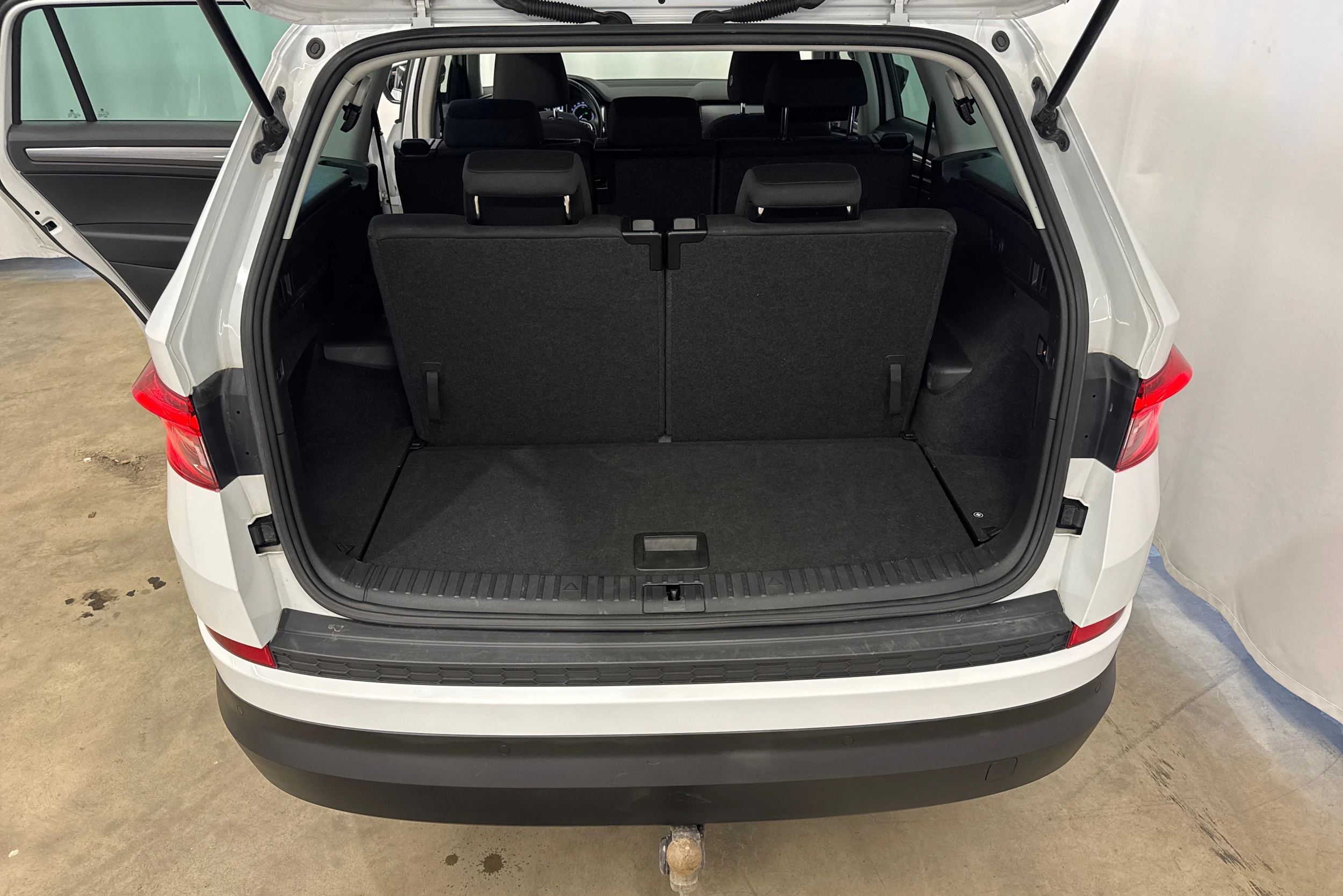 valkoinen Skoda Kodiaq 2018 kuva 16.