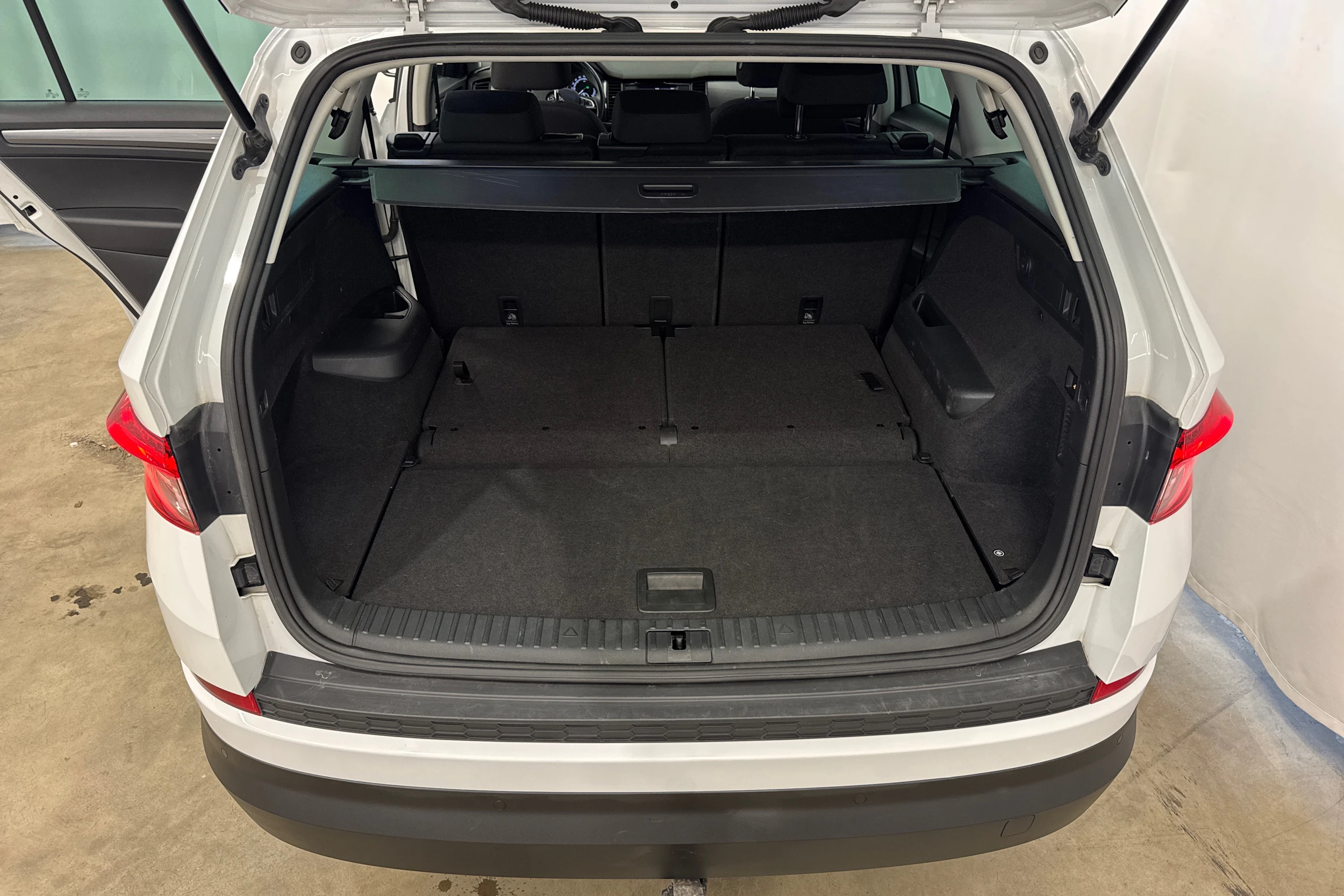 valkoinen Skoda Kodiaq 2018 kuva 17.