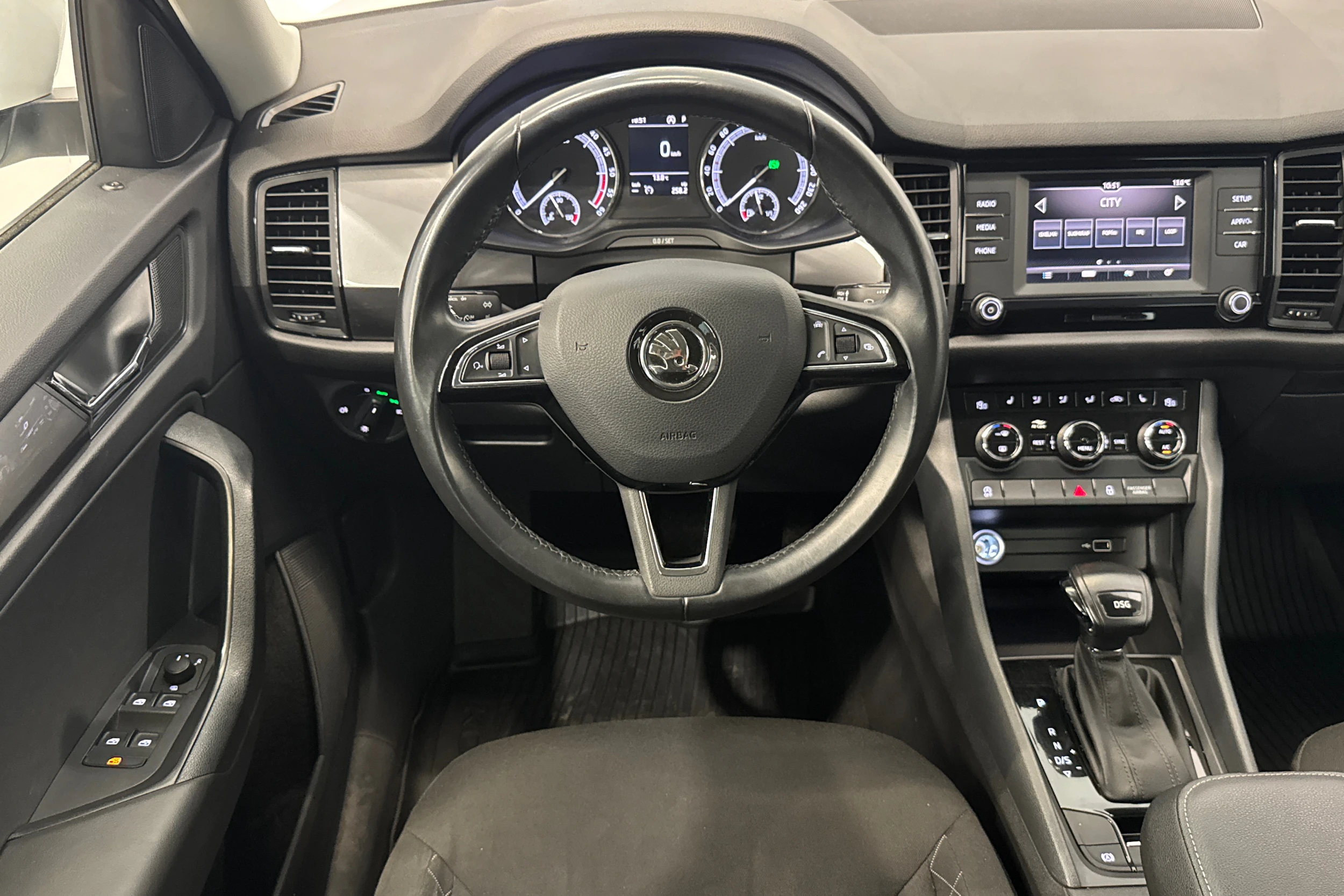 valkoinen Skoda Kodiaq 2018 kuva 20.