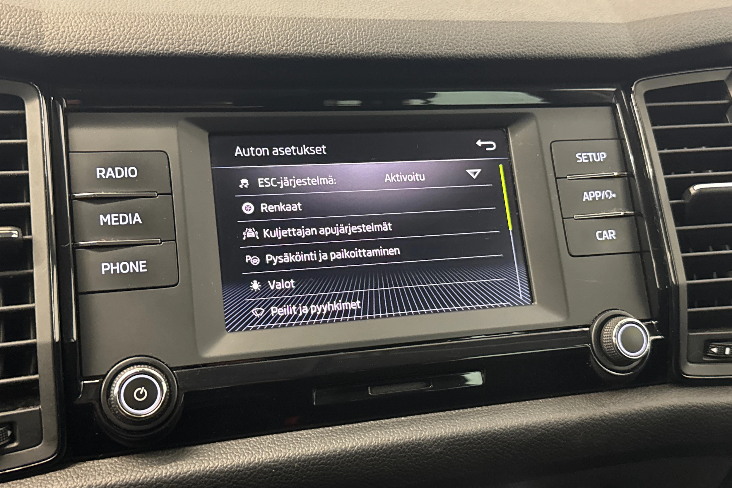 valkoinen Skoda Kodiaq 2018 kuva 28.