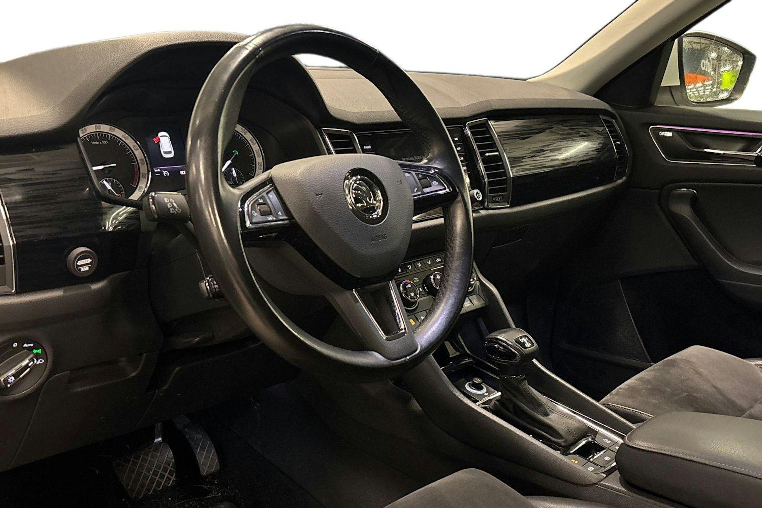 valkoinen Skoda Kodiaq 2018 kuva 3.