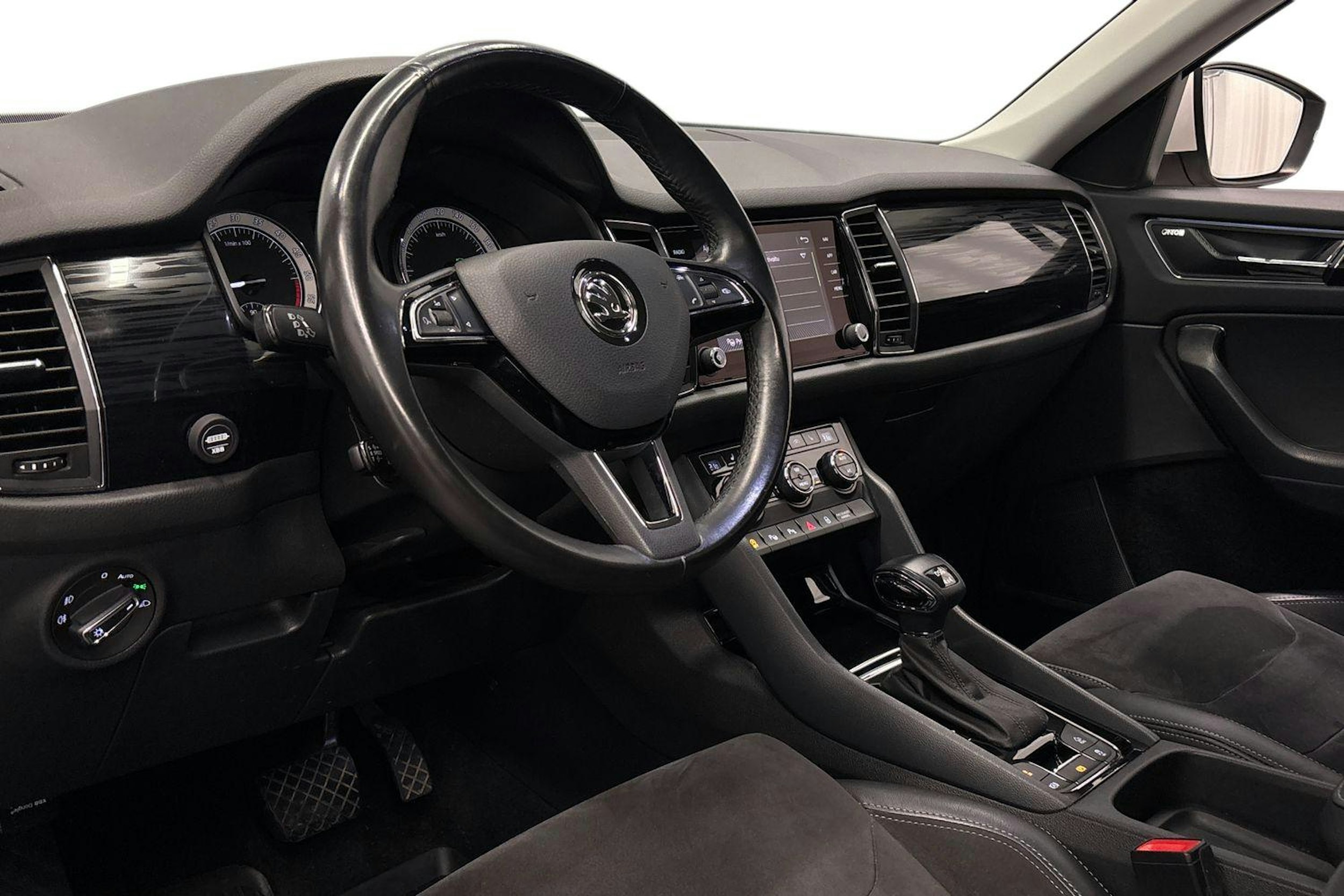 valkoinen Skoda Kodiaq 2018 kuva 6.