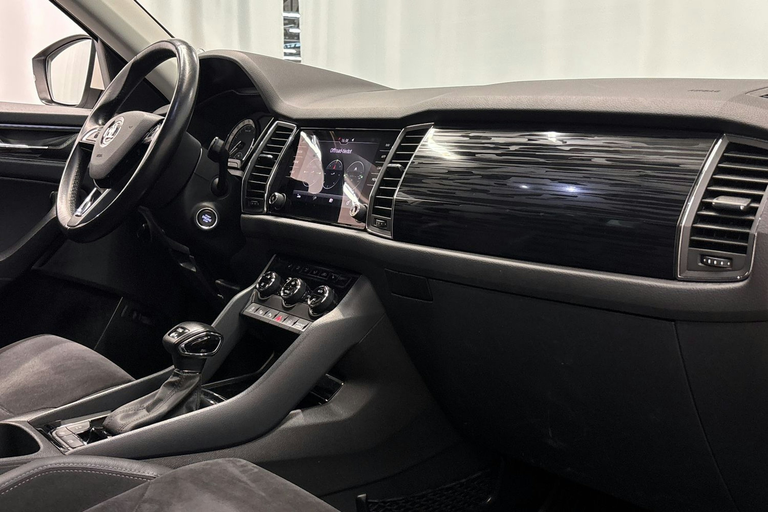 valkoinen Skoda Kodiaq 2018 kuva 11.