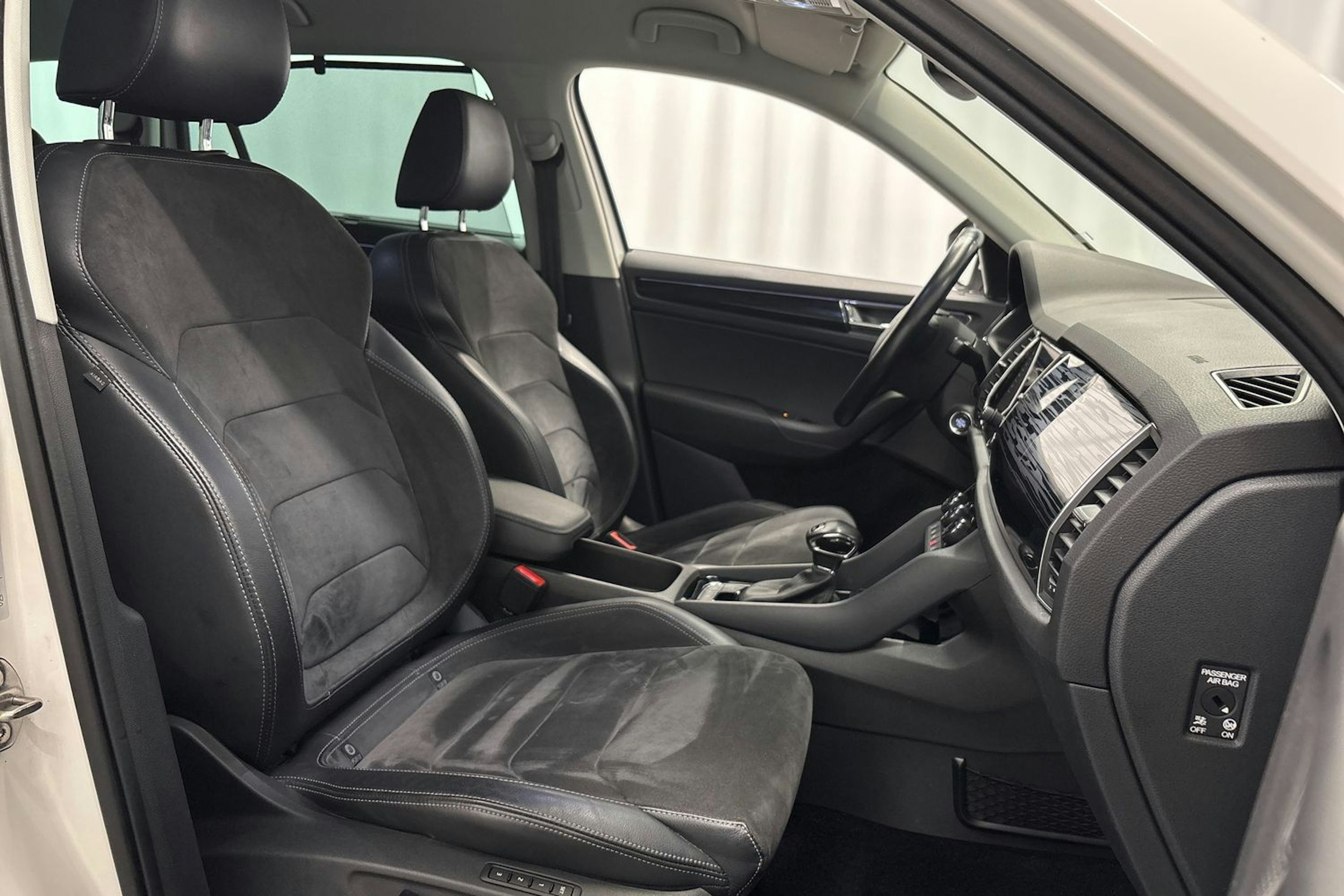 valkoinen Skoda Kodiaq 2018 kuva 12.