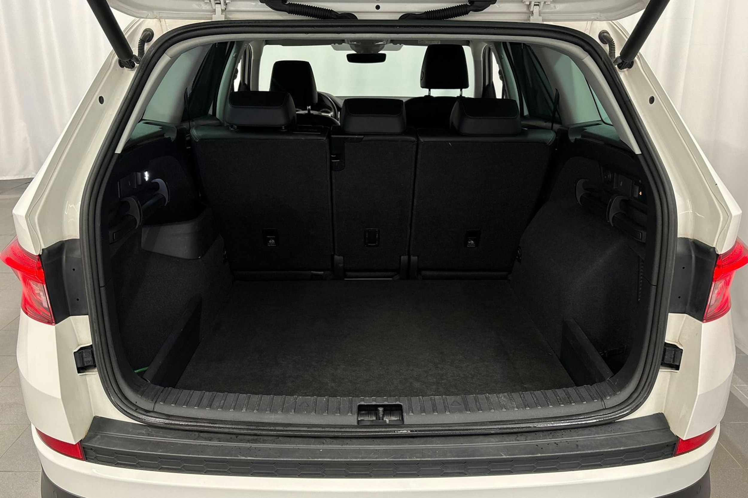 valkoinen Skoda Kodiaq 2018 kuva 13.