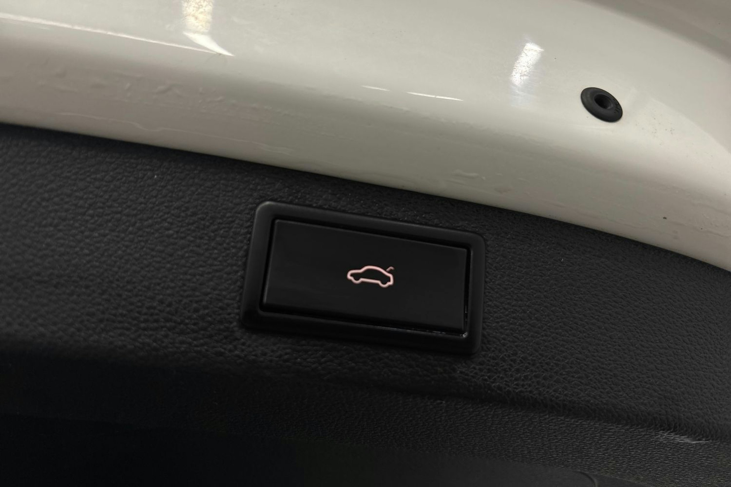 valkoinen Skoda Kodiaq 2018 kuva 14.
