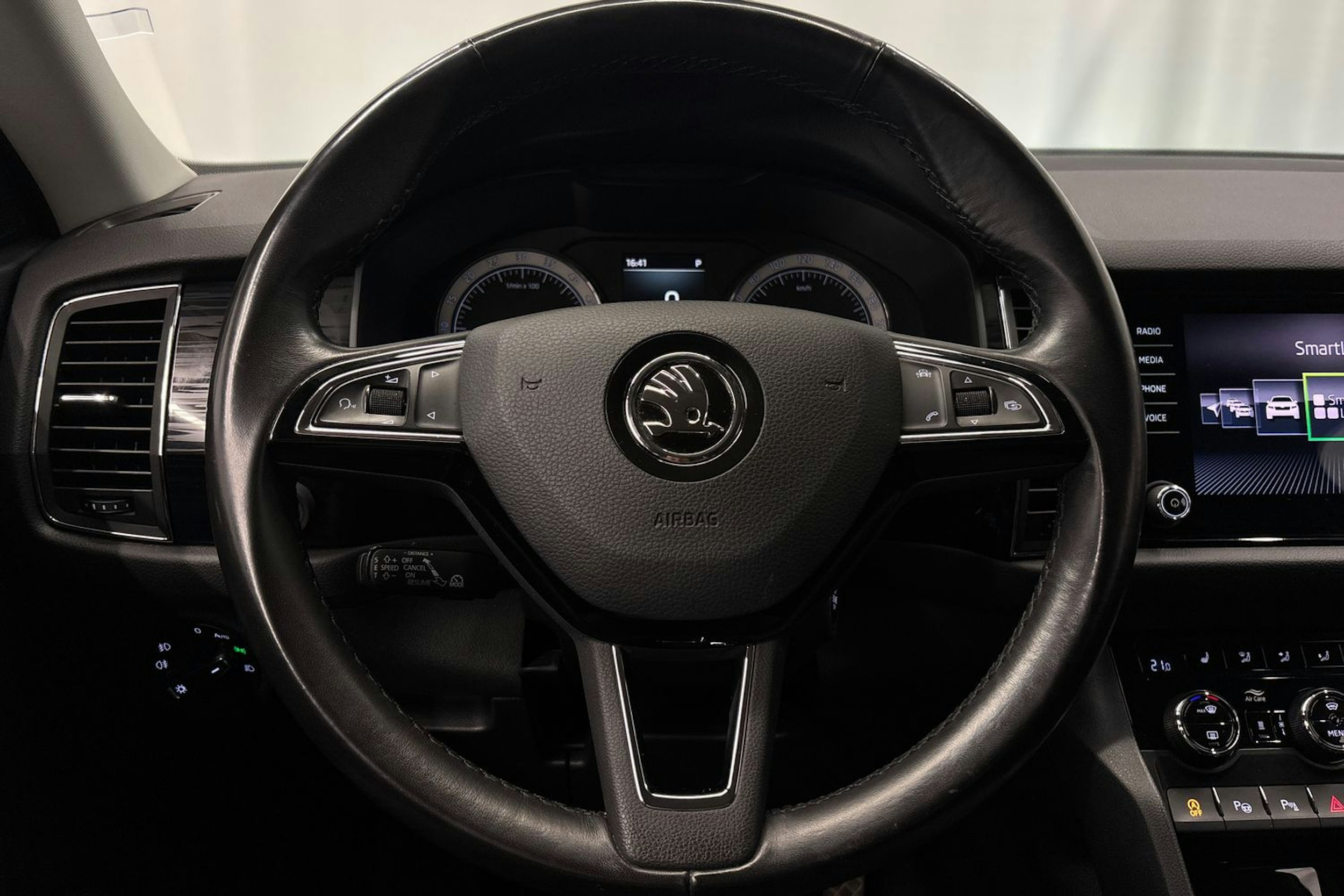 valkoinen Skoda Kodiaq 2018 kuva 18.