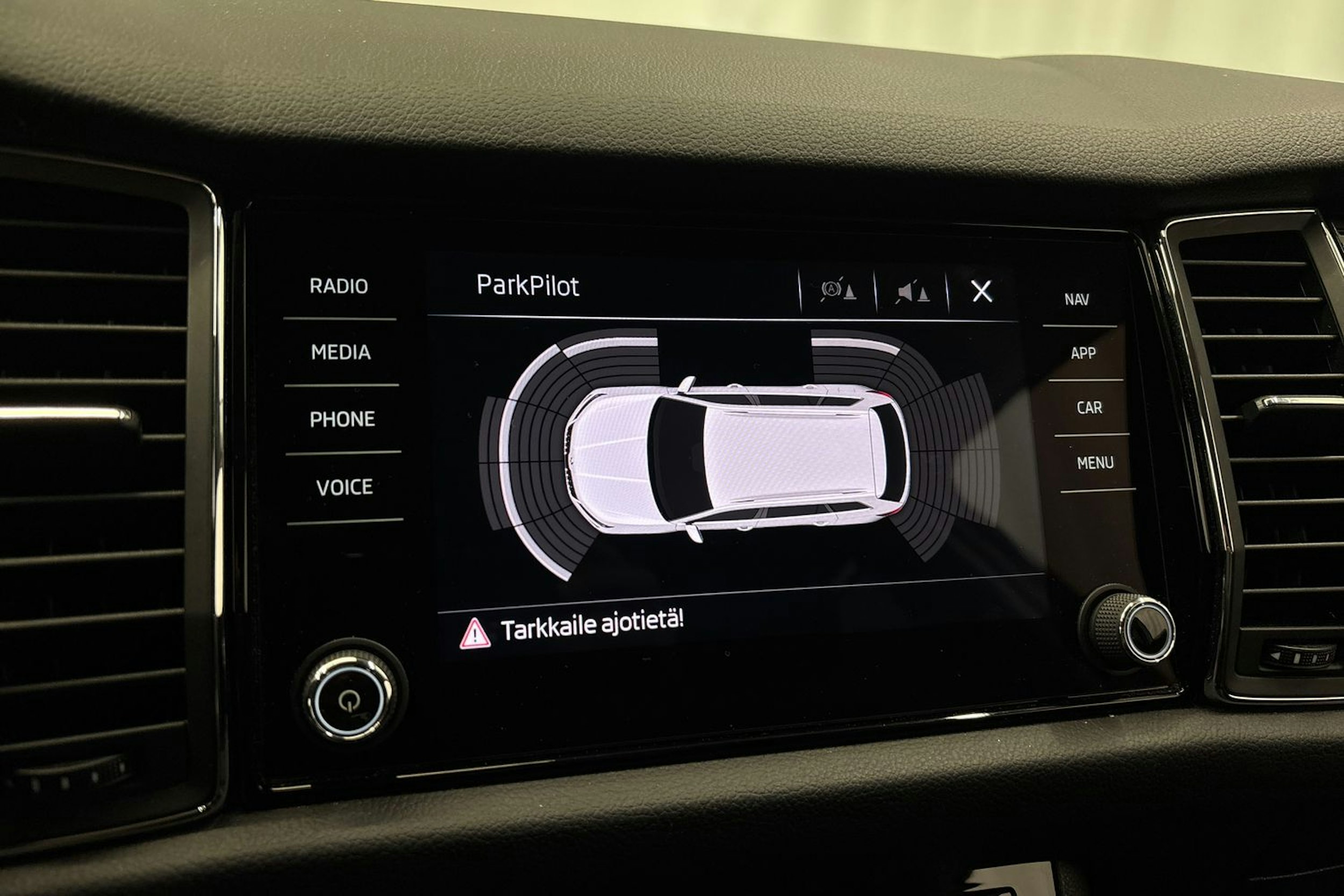 valkoinen Skoda Kodiaq 2018 kuva 25.