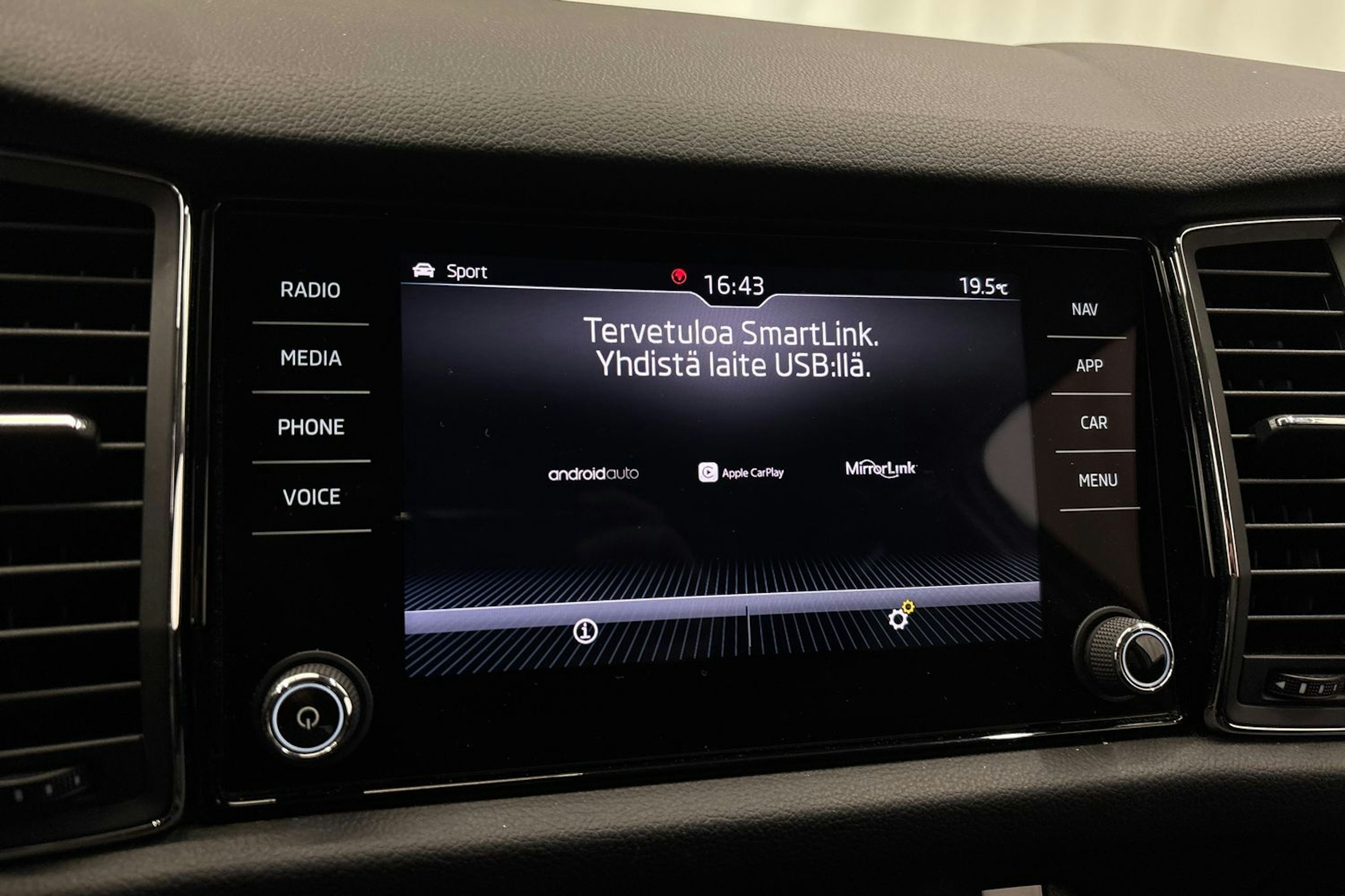 valkoinen Skoda Kodiaq 2018 kuva 26.