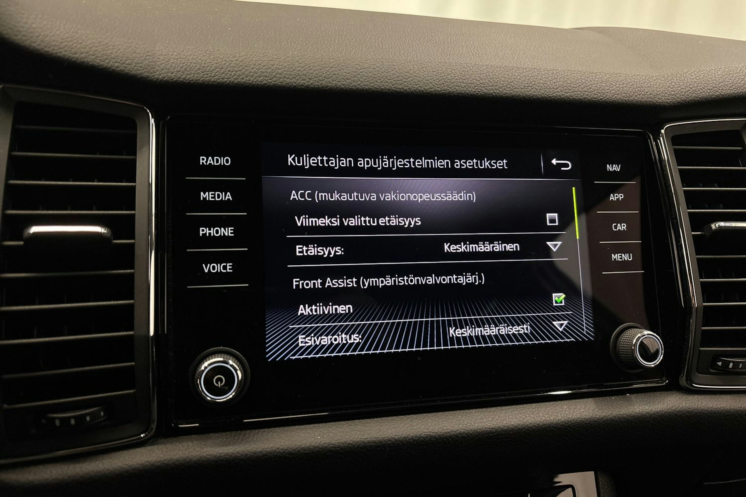 valkoinen Skoda Kodiaq 2018 kuva 27.