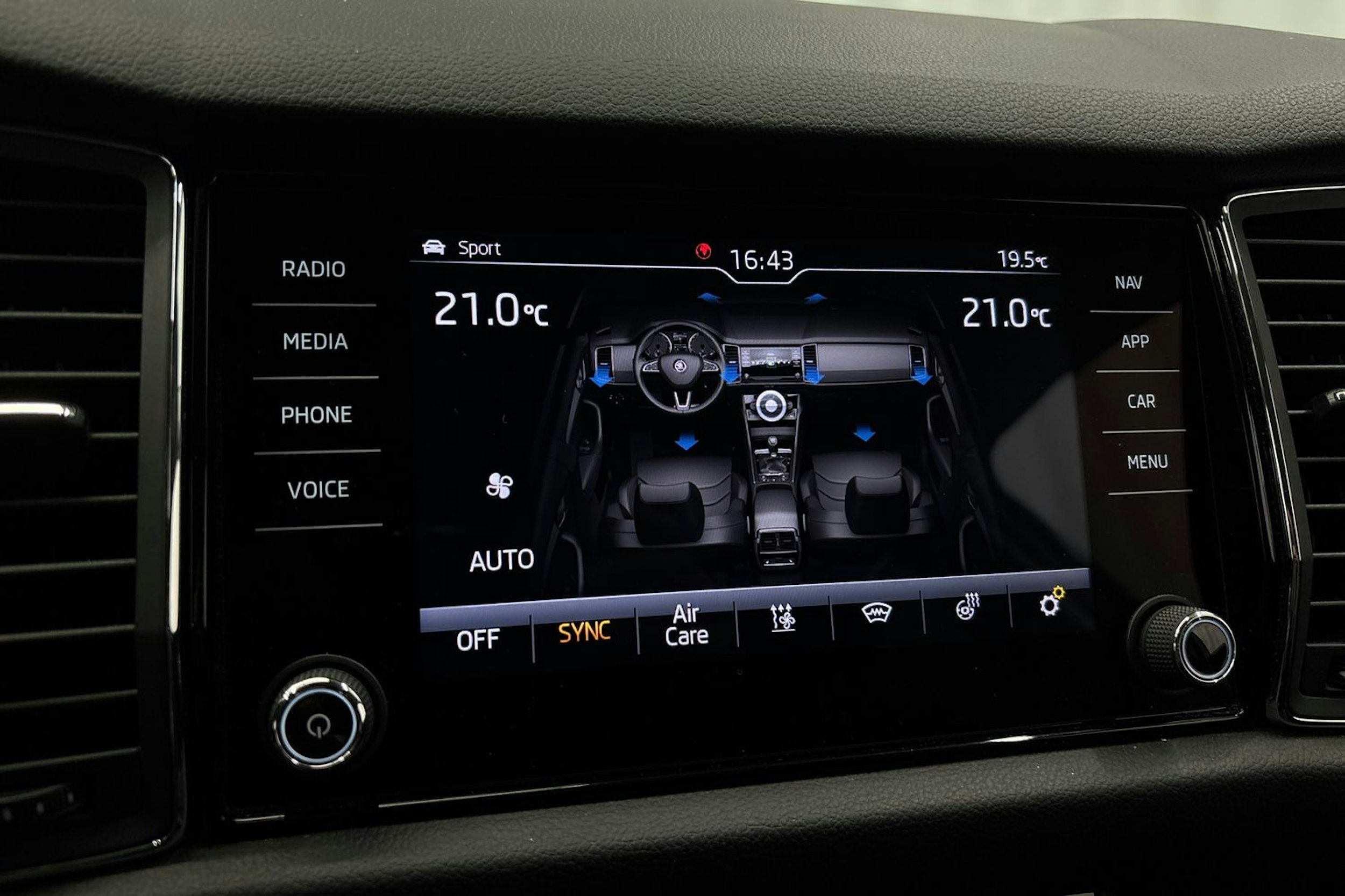 valkoinen Skoda Kodiaq 2018 kuva 28.