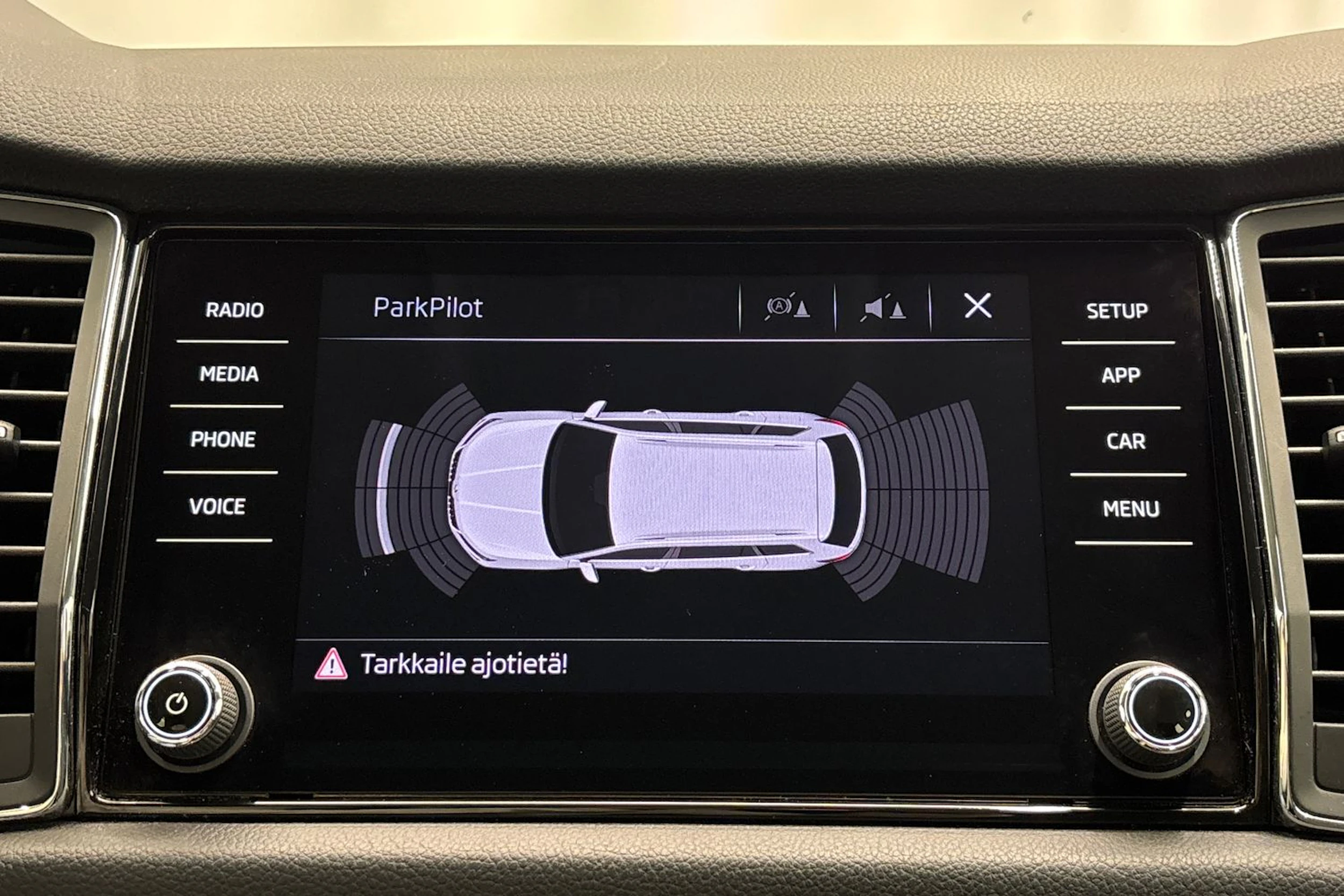 harmaa Skoda Kodiaq 2018 kuva 17.