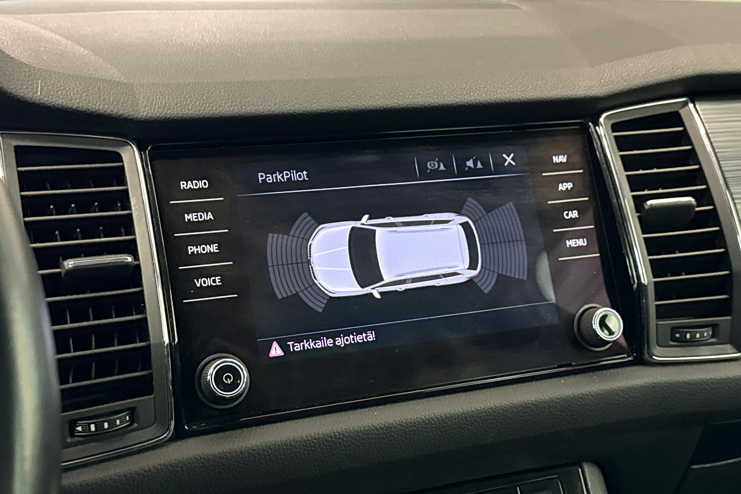 valkoinen Skoda Kodiaq 2018 kuva 16.