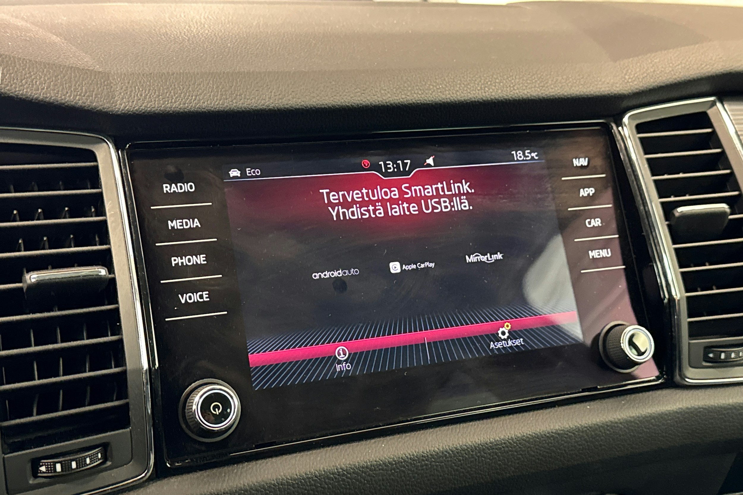 valkoinen Skoda Kodiaq 2018 kuva 21.