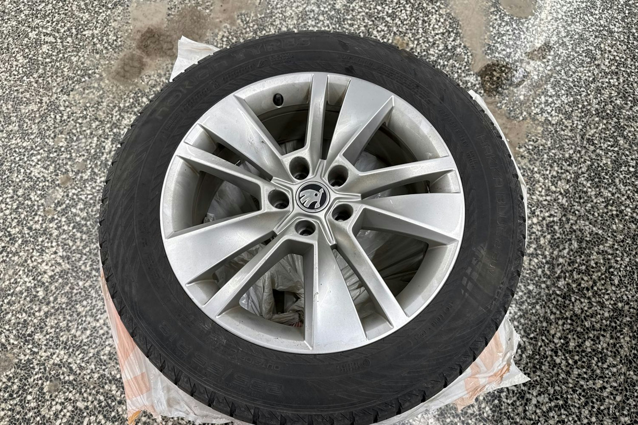 harmaa Skoda Kodiaq 2018 kuva 13.