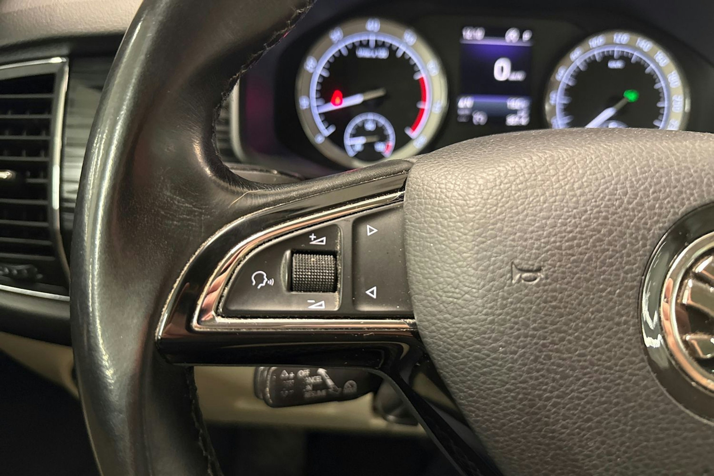 harmaa Skoda Kodiaq 2018 kuva 16.