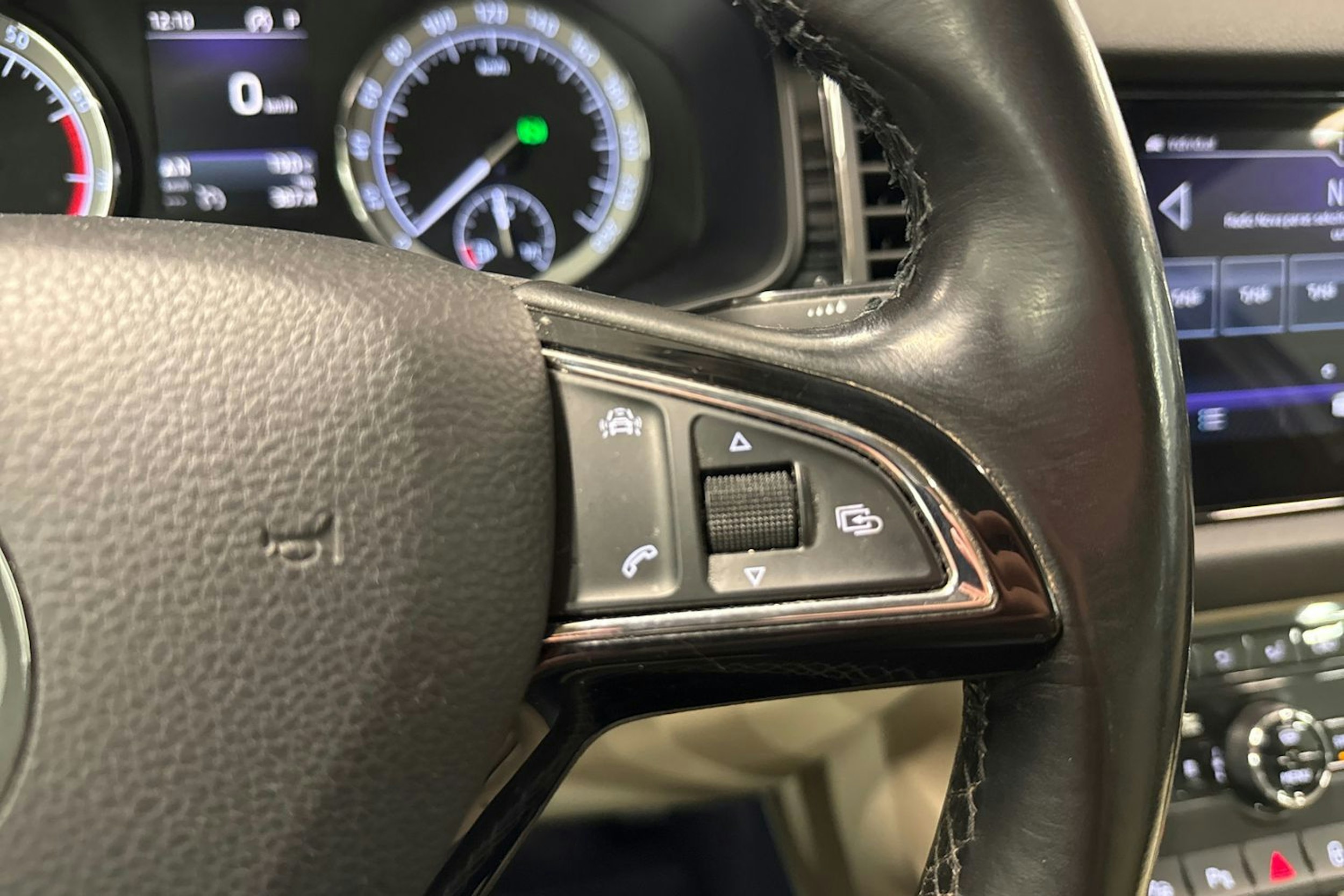 harmaa Skoda Kodiaq 2018 kuva 17.