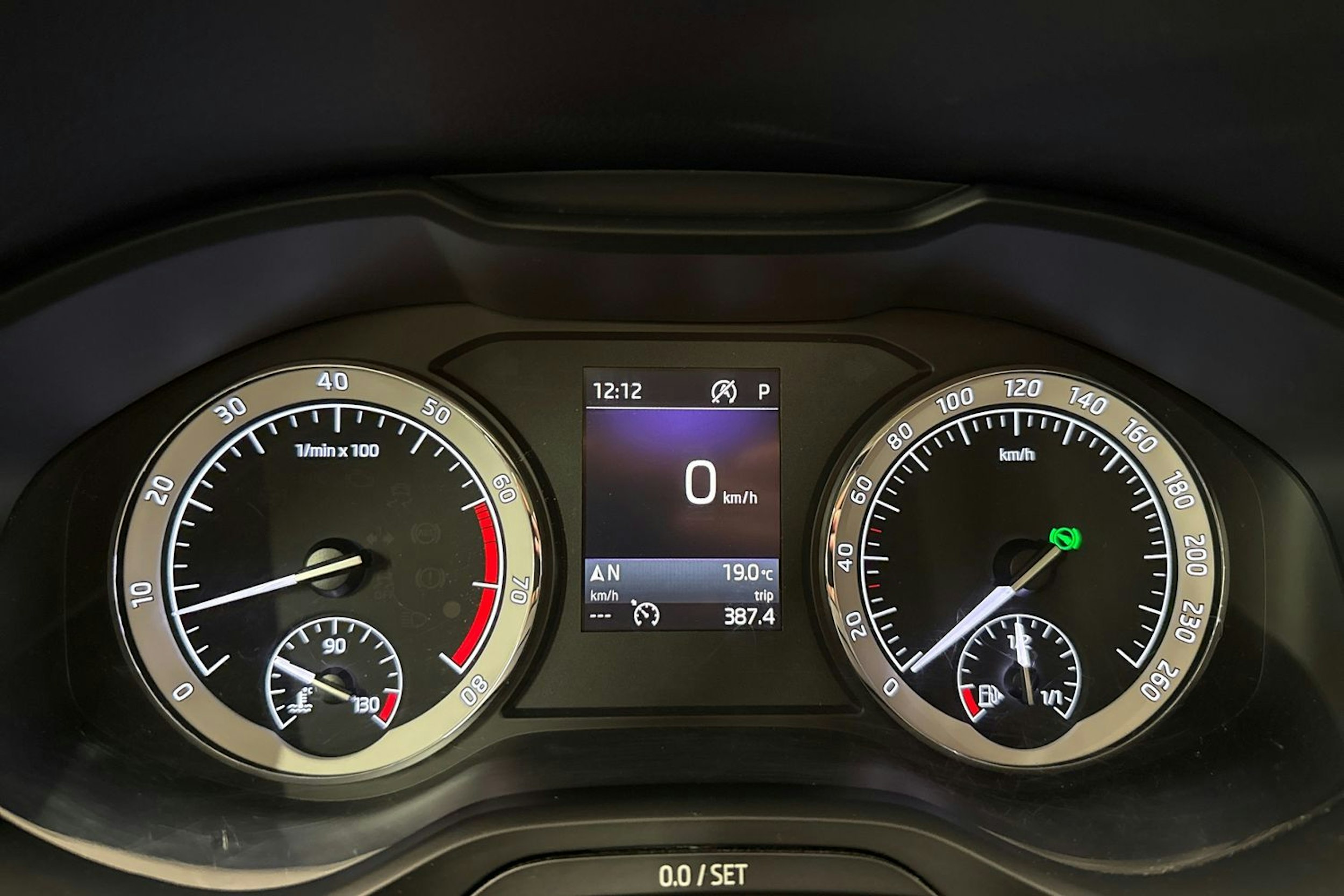 harmaa Skoda Kodiaq 2018 kuva 18.