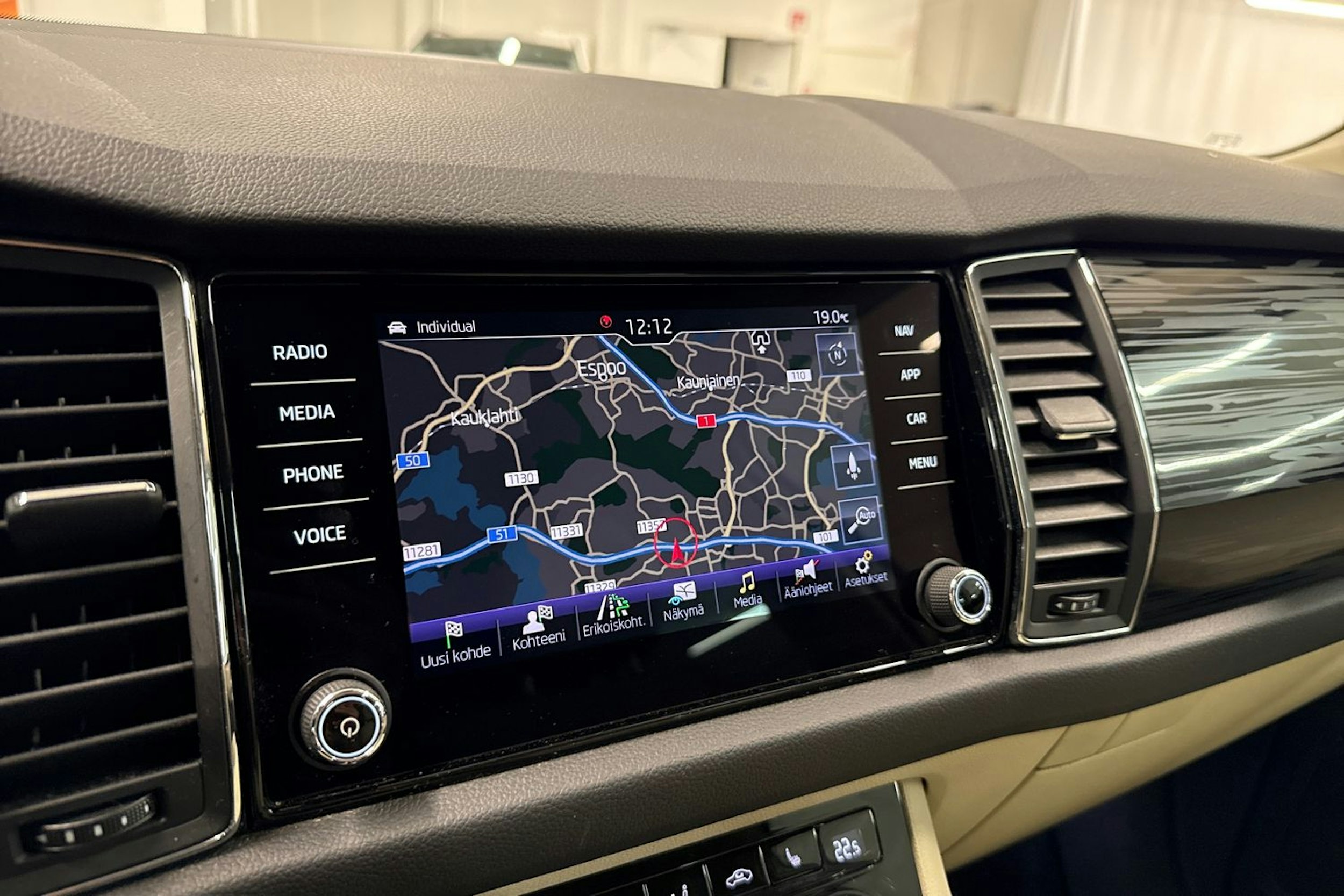 harmaa Skoda Kodiaq 2018 kuva 21.