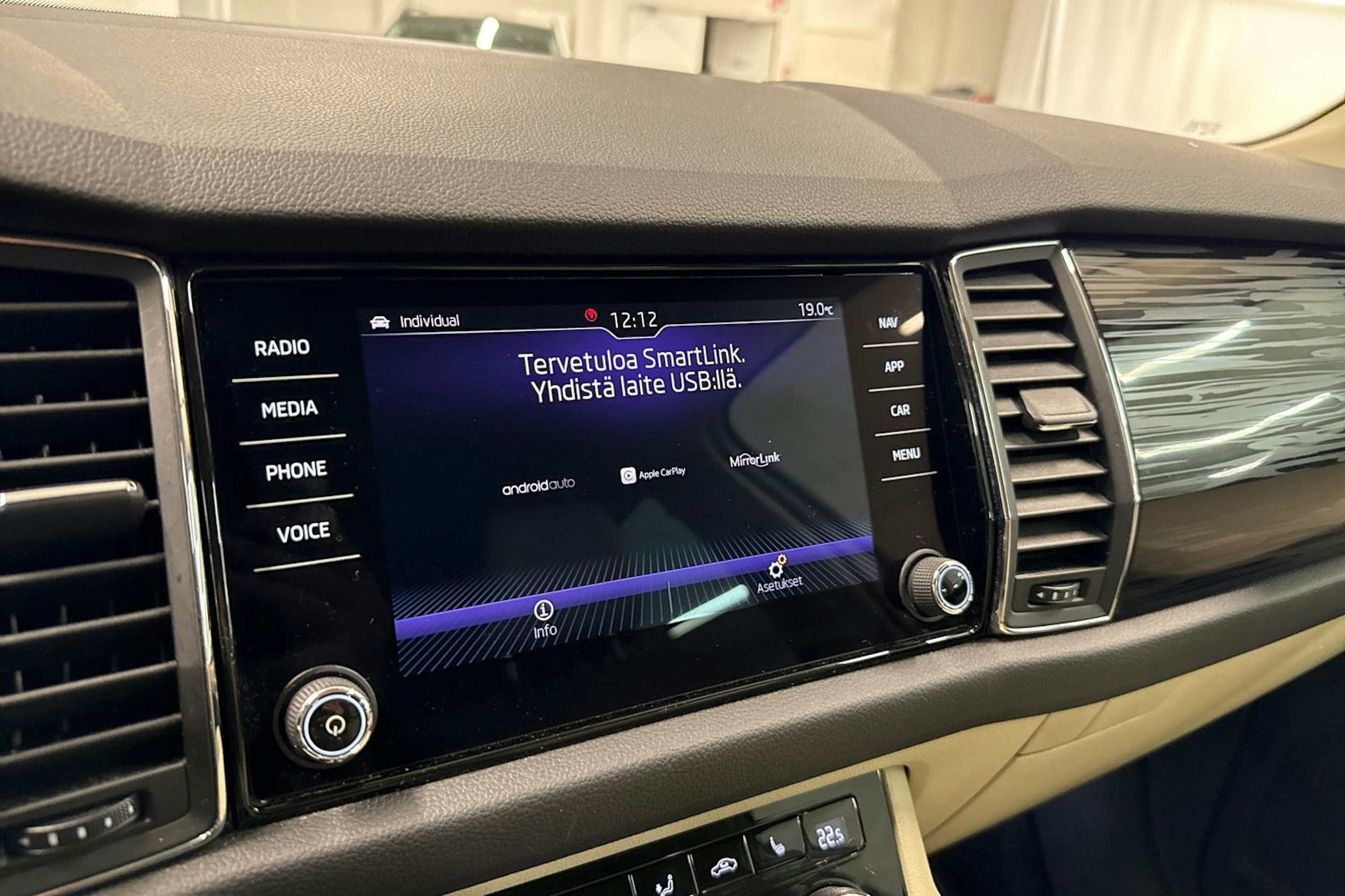 harmaa Skoda Kodiaq 2018 kuva 22.